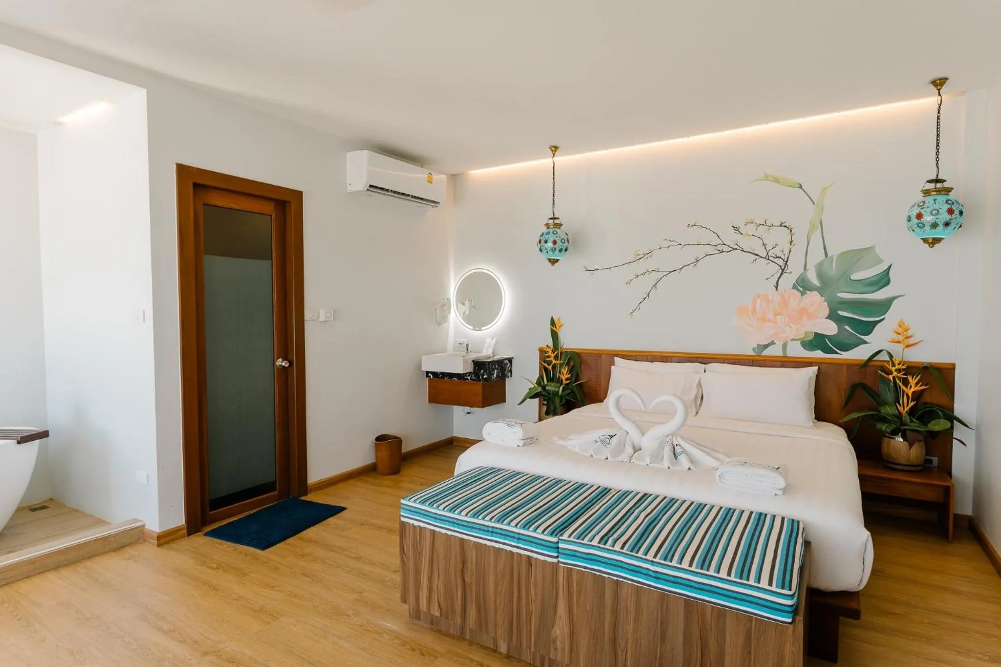 Photo of the whole room, Bed in Diamond Beach Resort