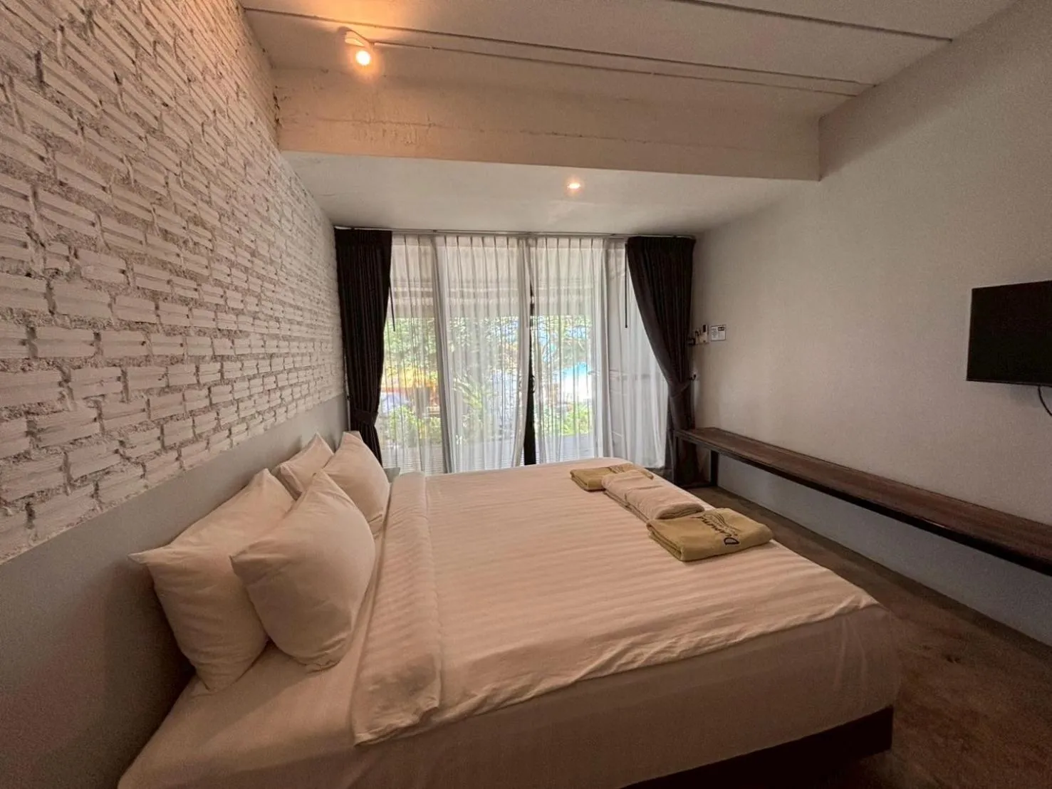 Bed in Diamond Beach Resort