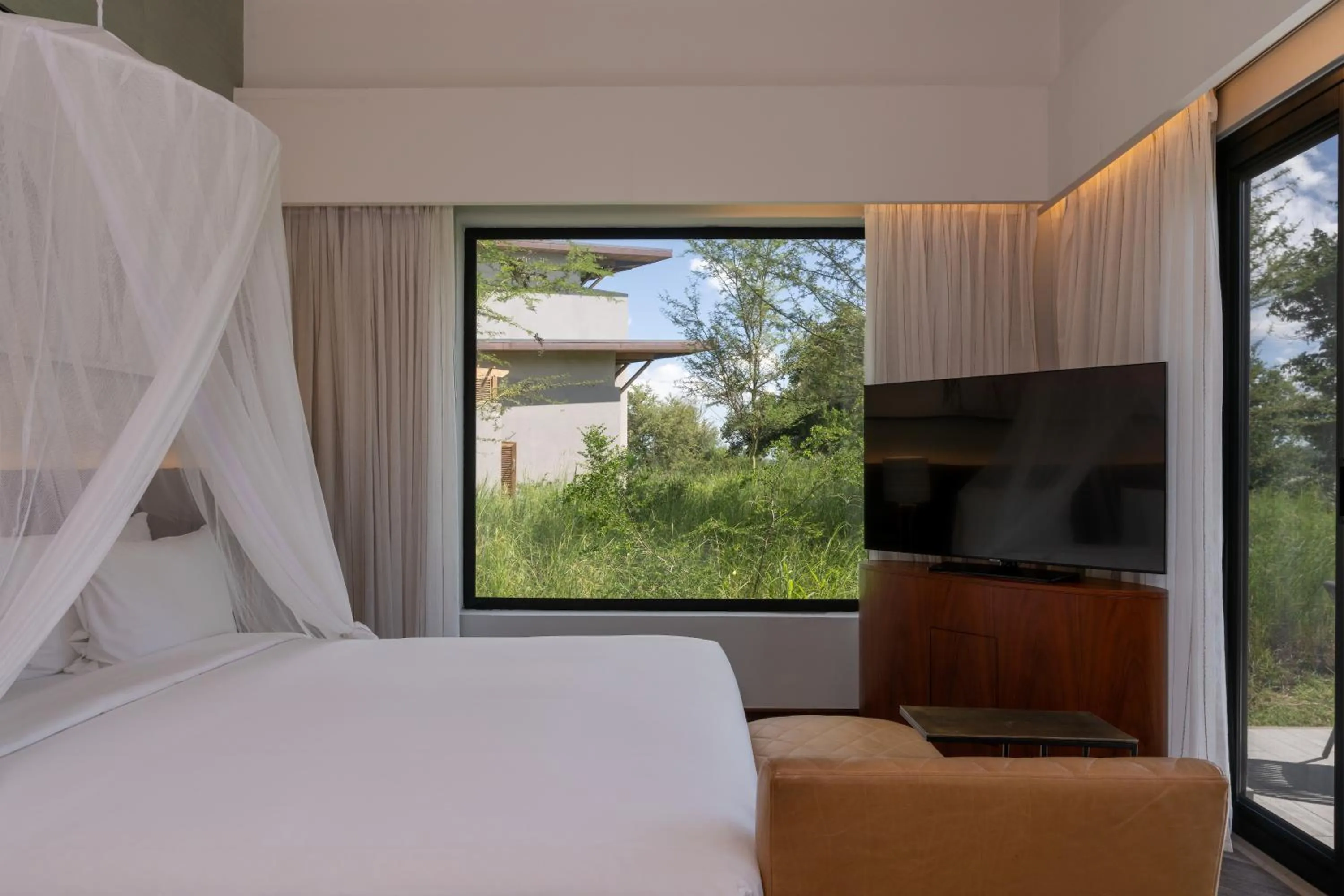 Bedroom, Bed in Radisson Blu Mosi-oa-Tunya Livingstone Resort