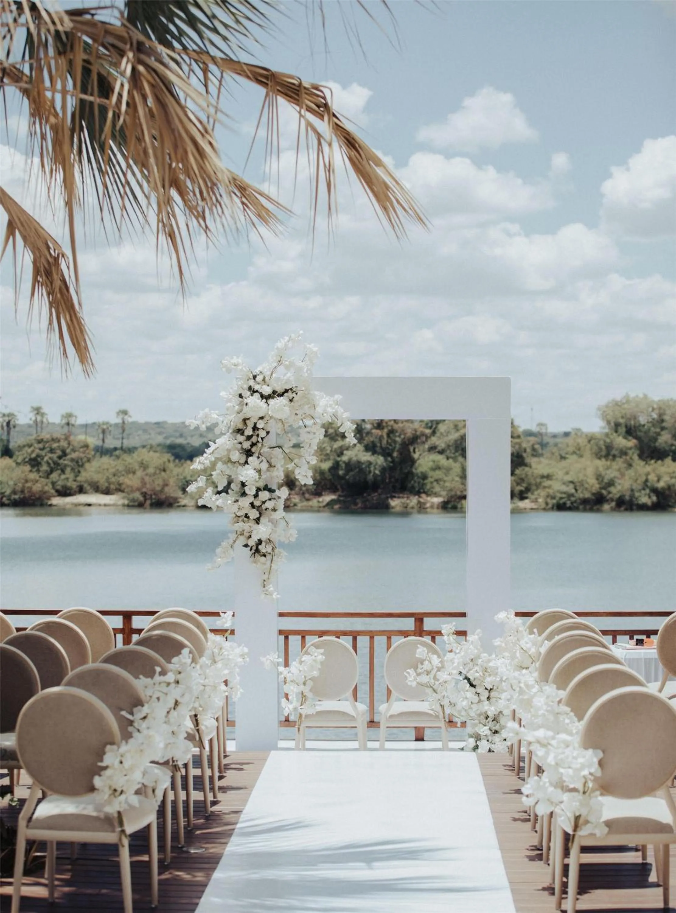 wedding in Radisson Blu Mosi-oa-Tunya Livingstone Resort