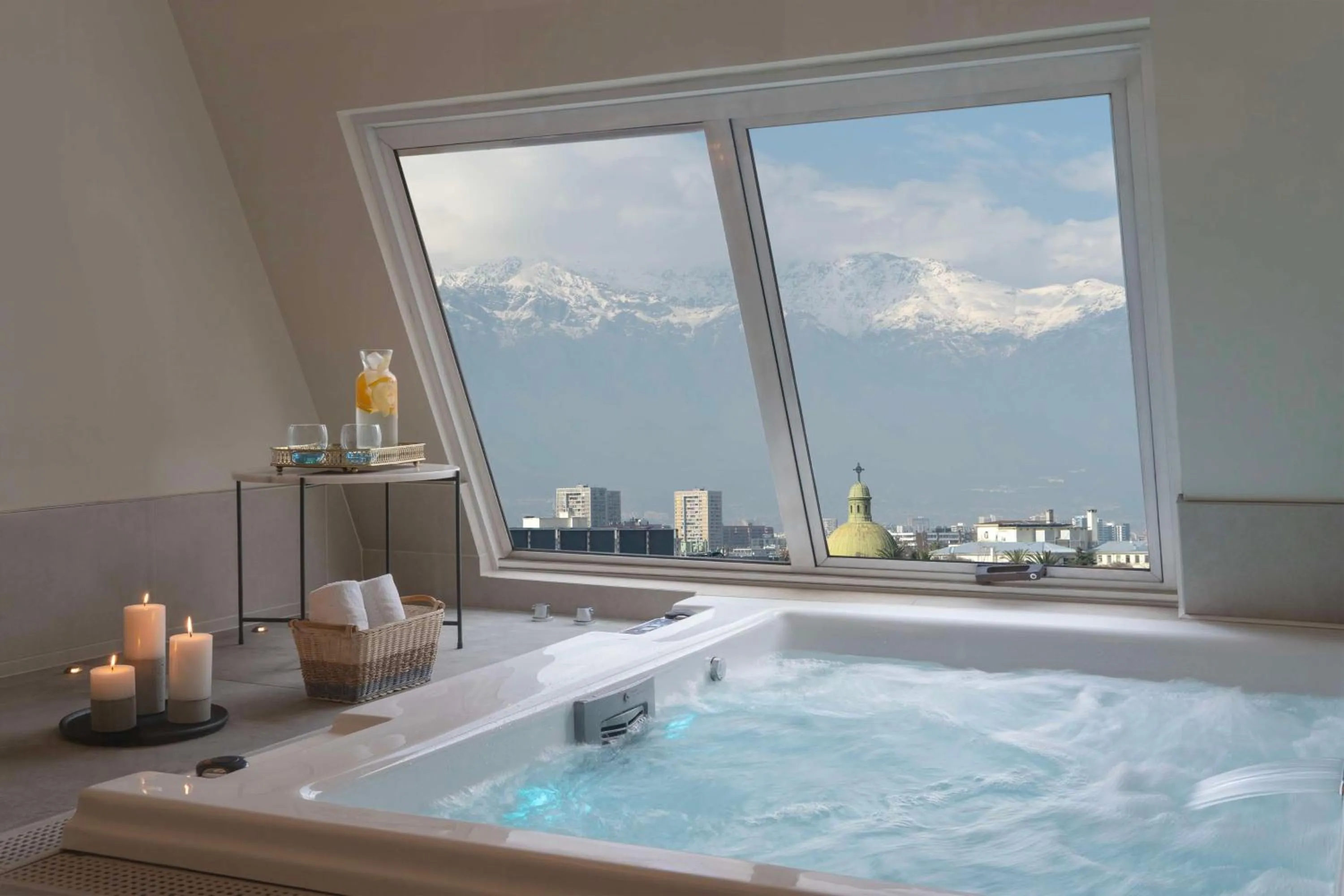 Spa and wellness centre/facilities in NH Ciudad de Santiago