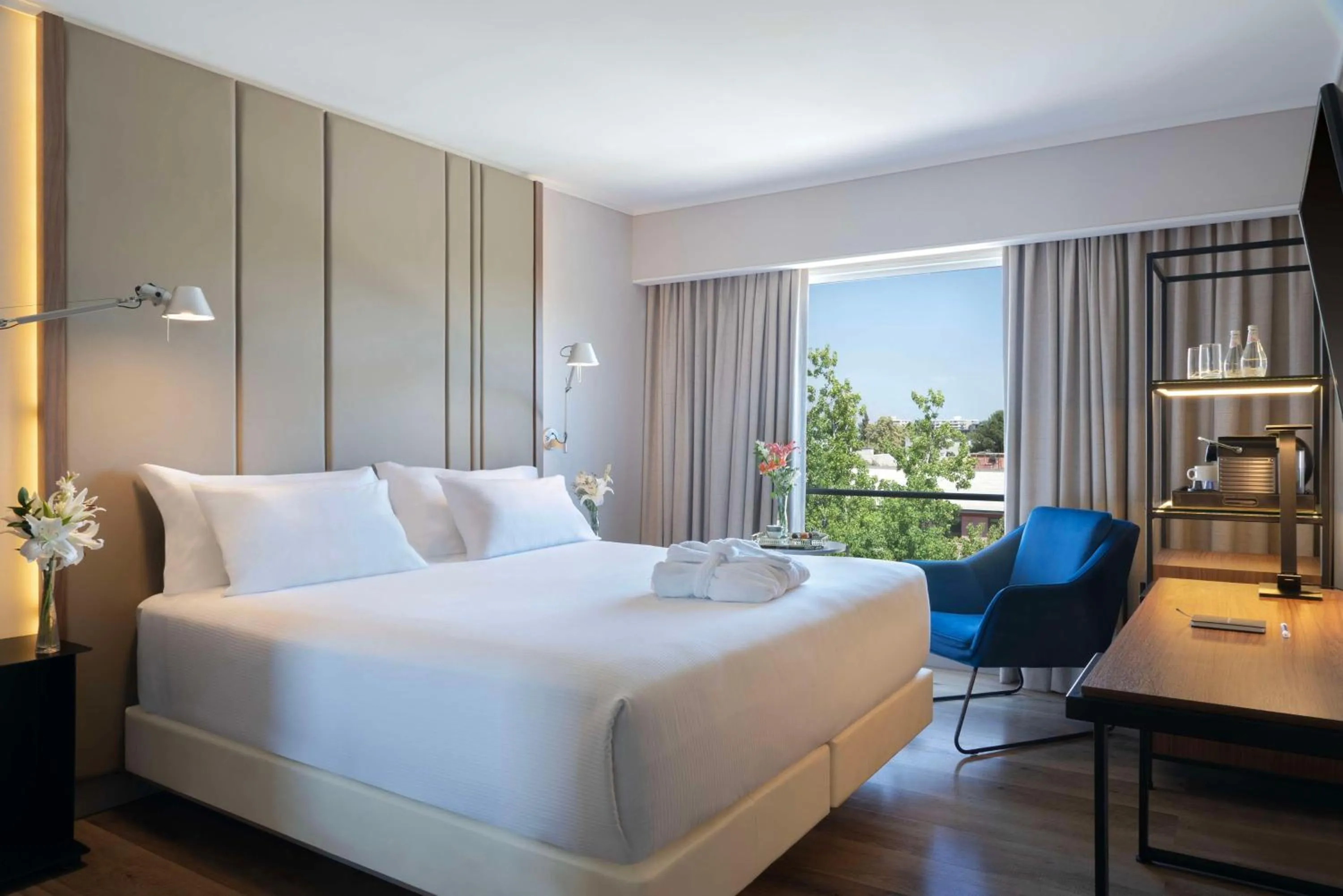 Bedroom, Bed in NH Ciudad de Santiago