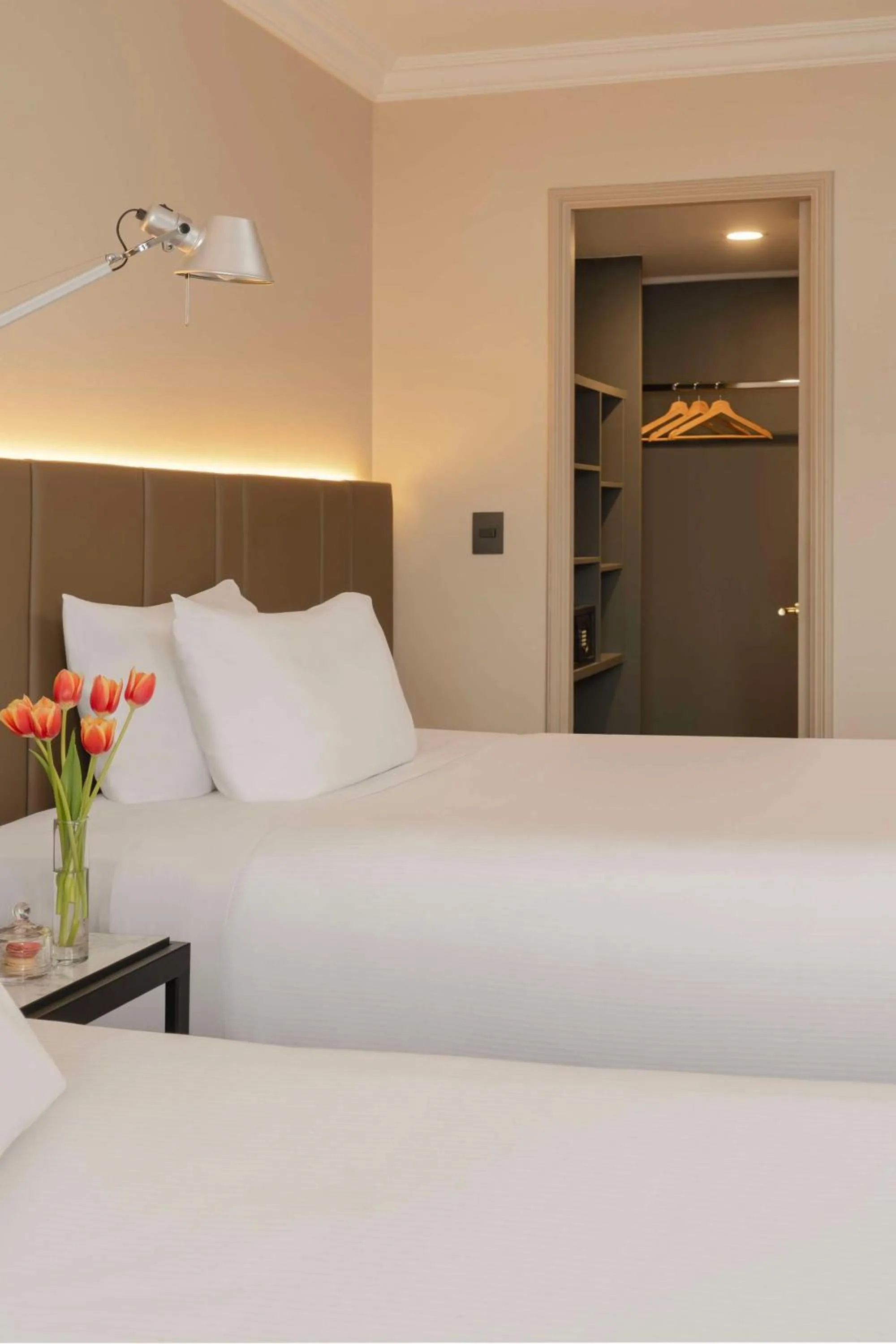 Bedroom, Bed in NH Ciudad de Santiago