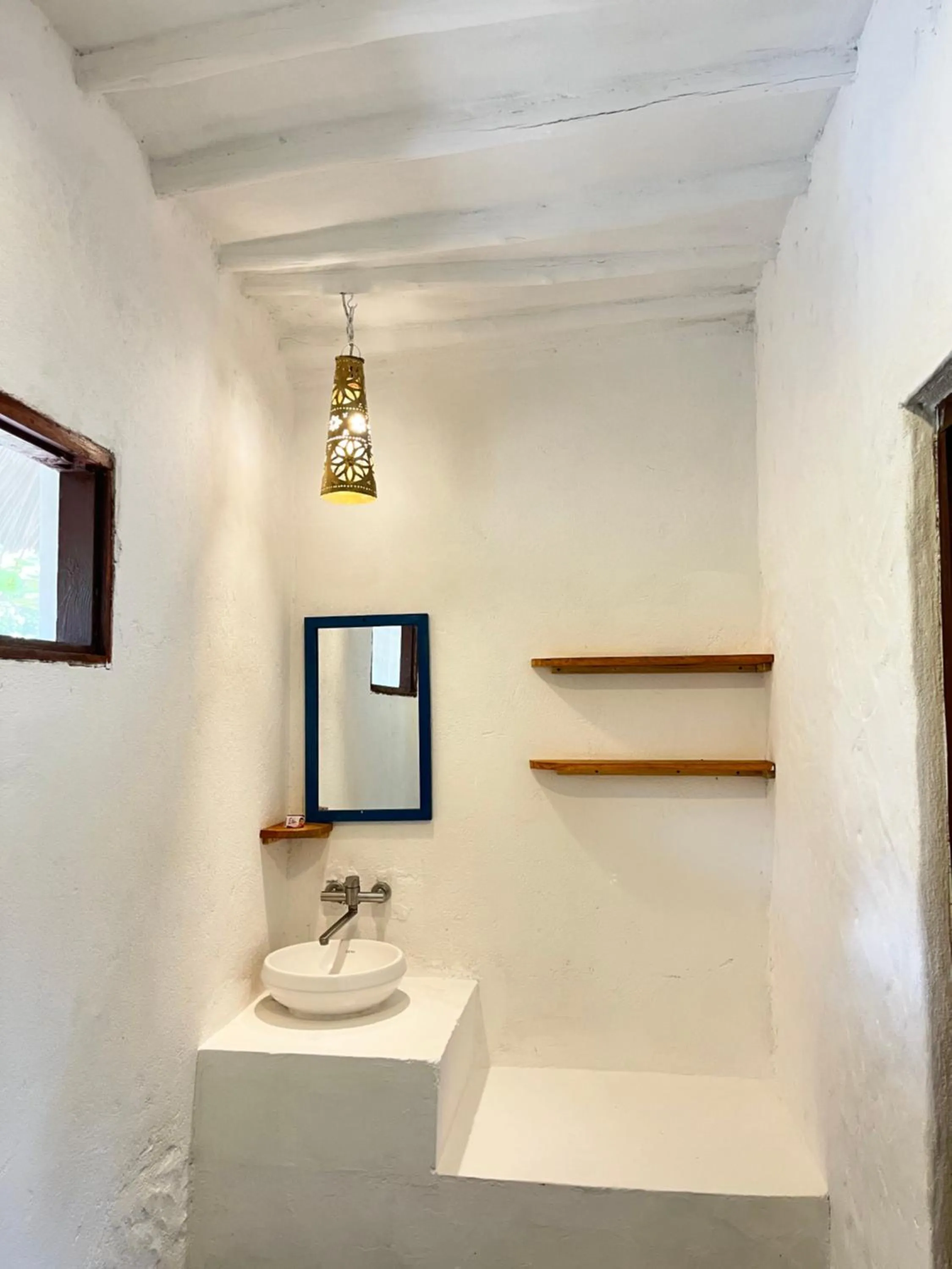 Bathroom in Karanga Bungalows