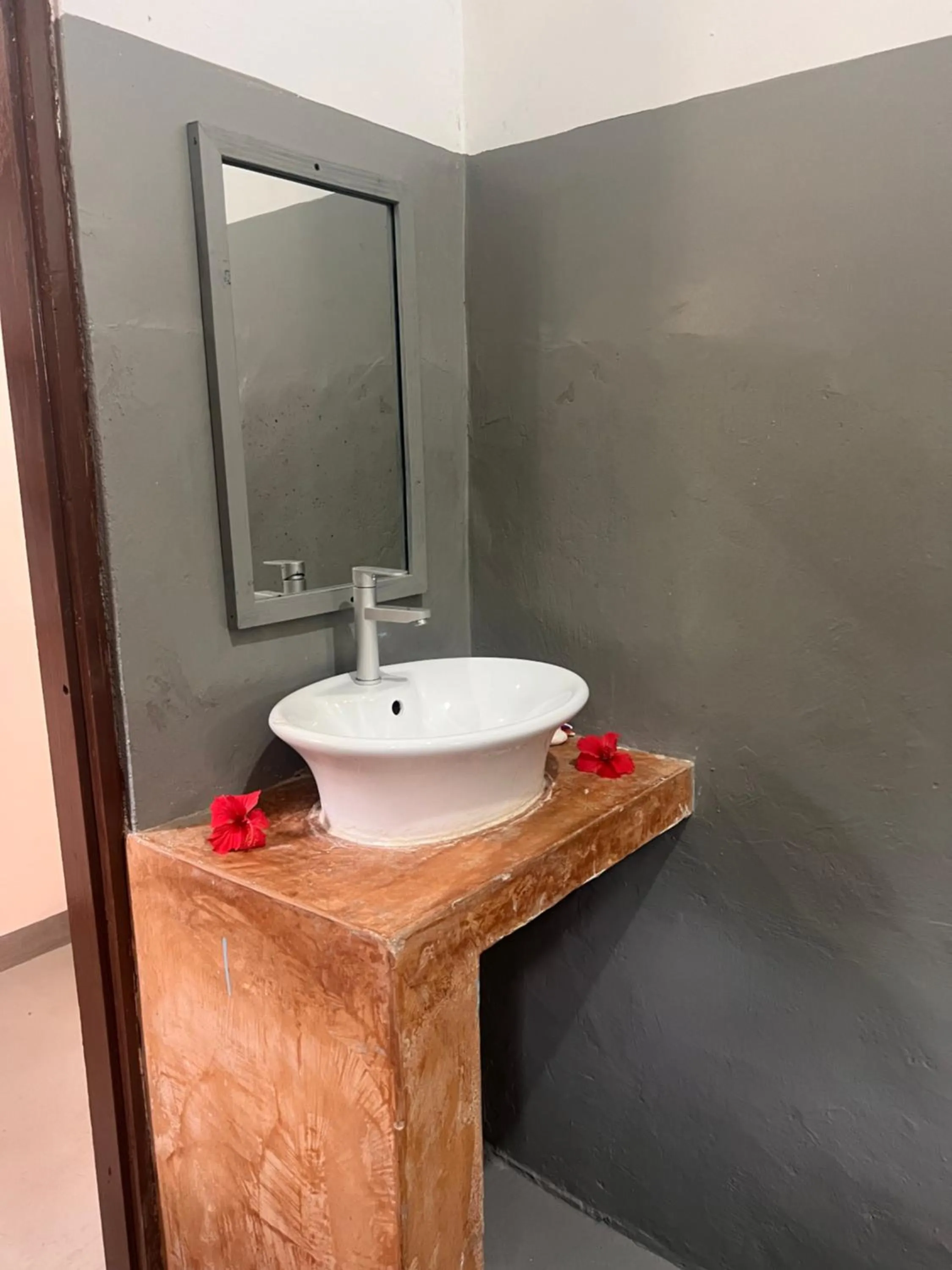 Bathroom in Karanga Bungalows