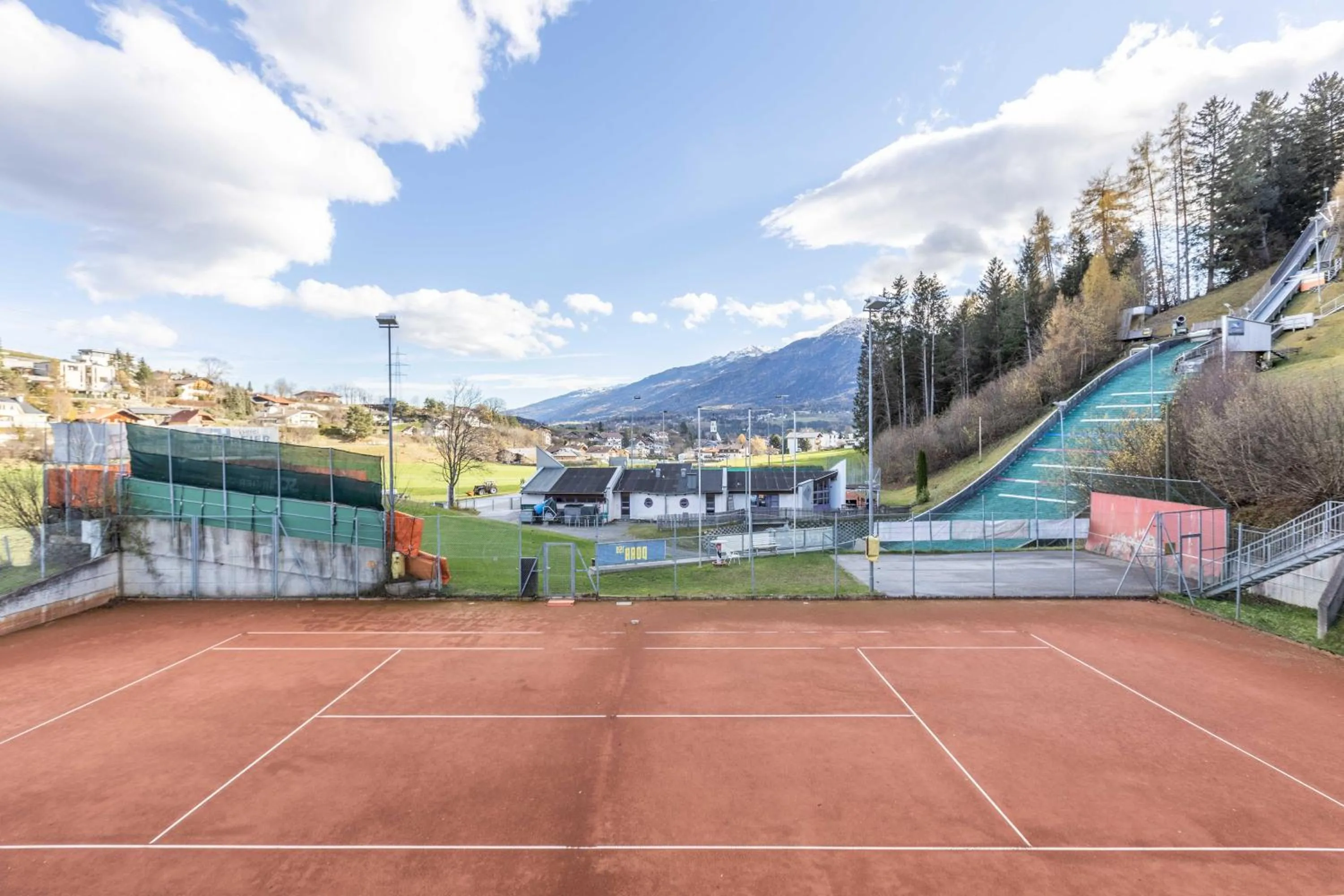 Tennis court in The Art and Sporthotel