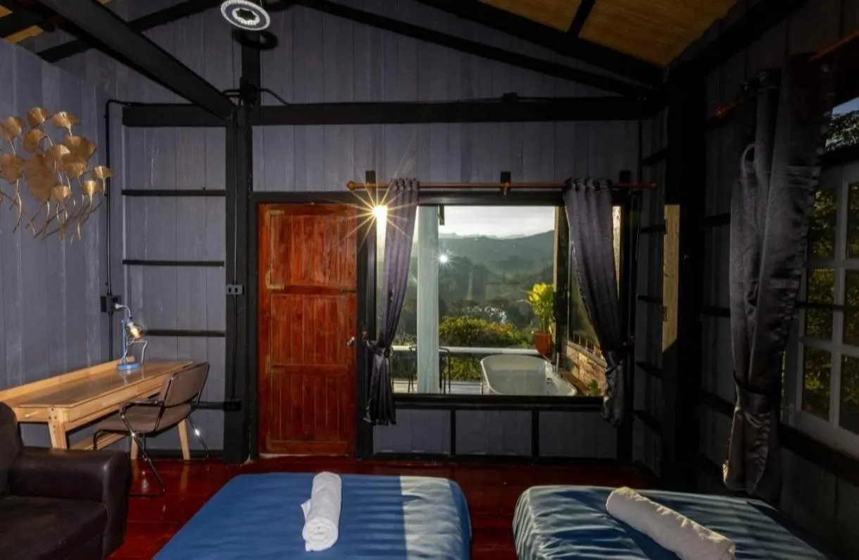 Bed in Flower hill 180