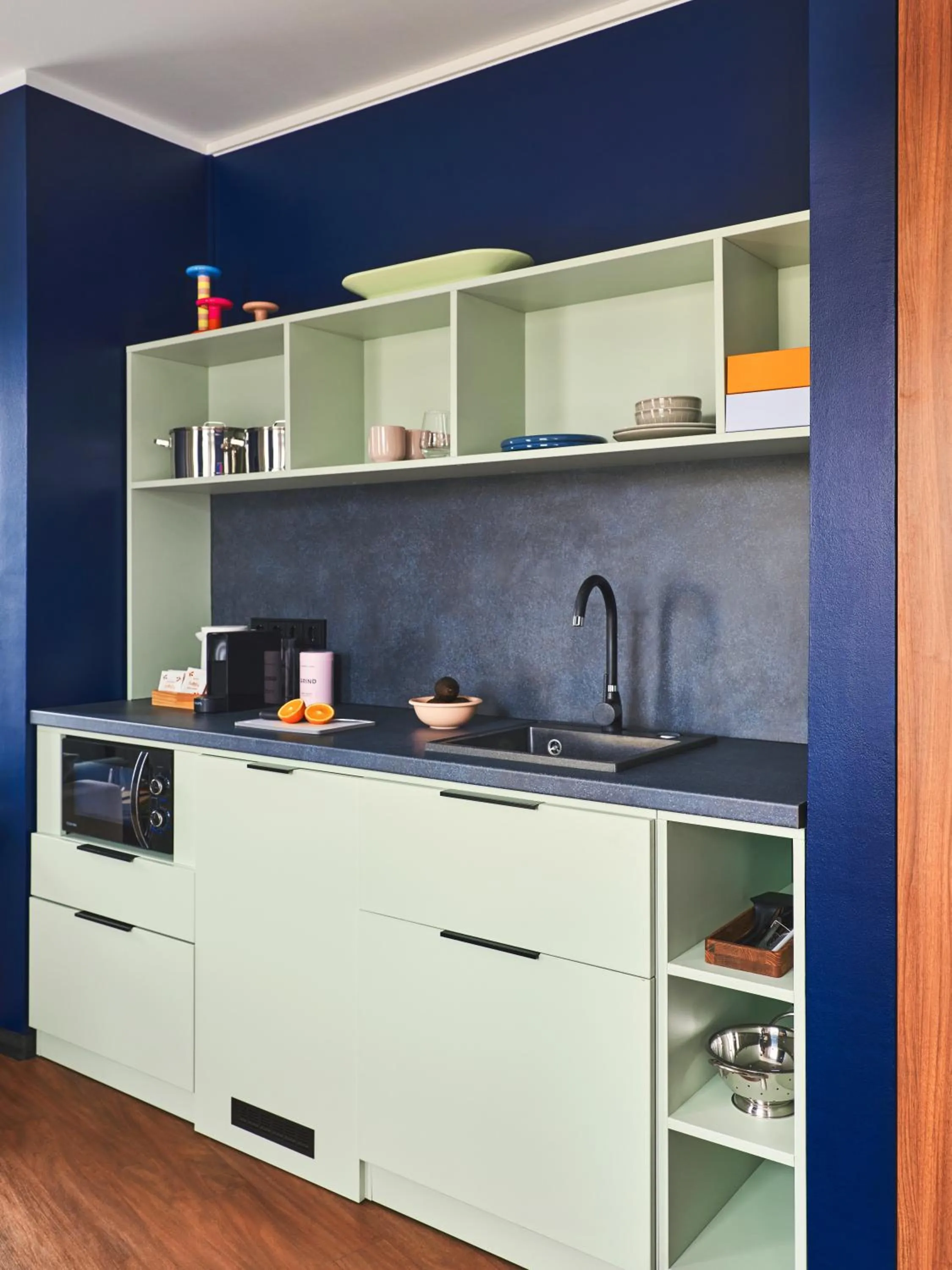 Kitchen or kitchenette in Numa Berlin Torstrasse