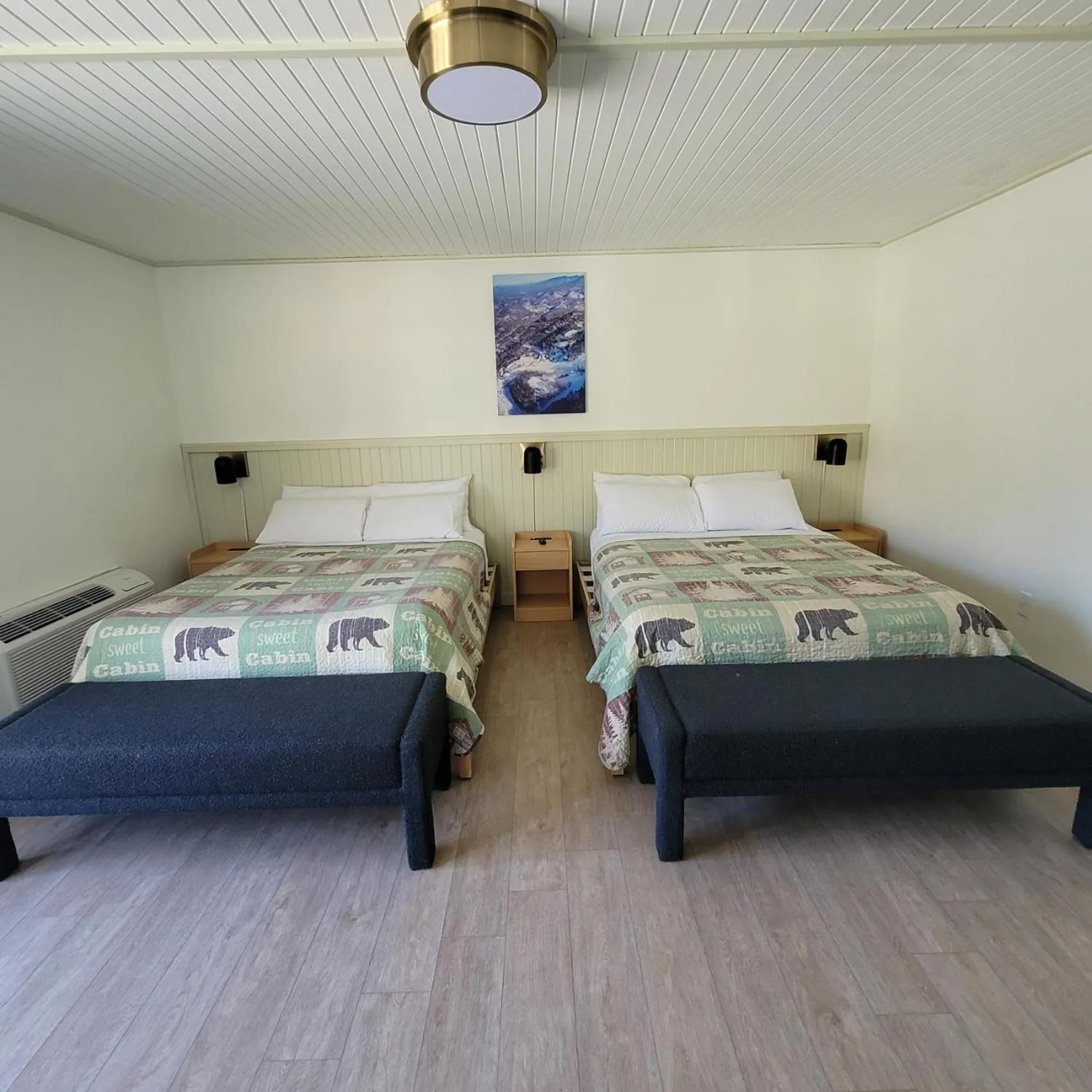 Bedroom, Bed in Ski Mountain Lodge