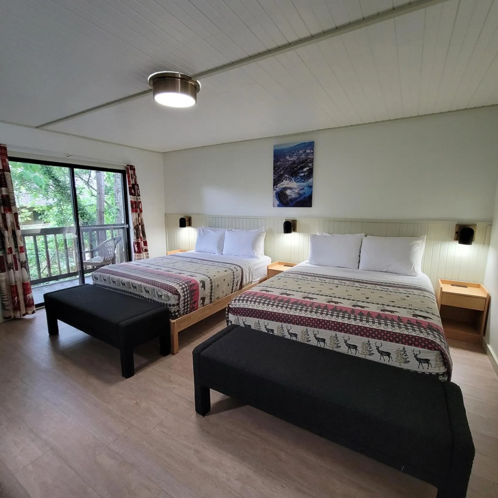 Bedroom, Bed in Ski Mountain Lodge