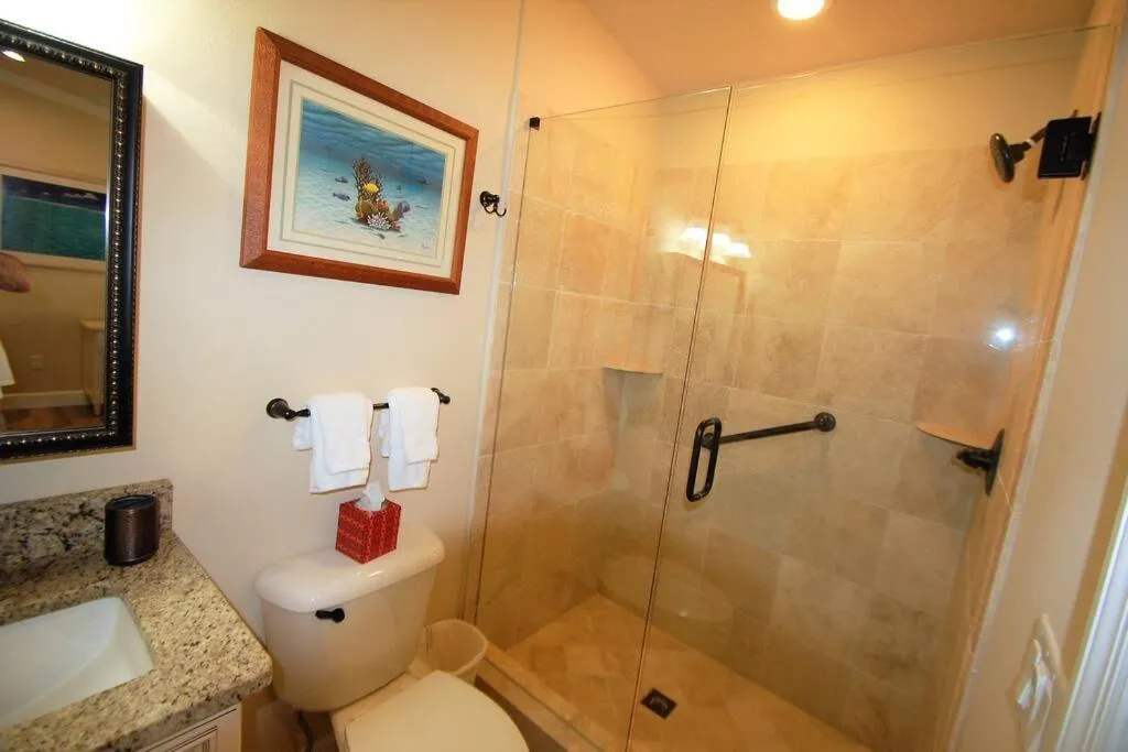 Bahamian Cottage - Heated Pool Walk to the Beach