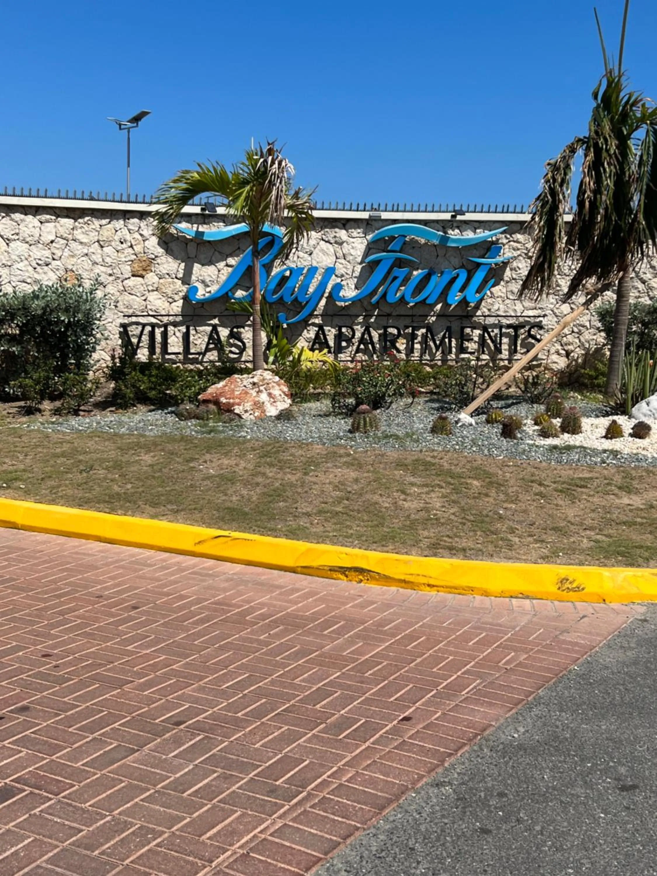 Facade/entrance in Large Luxurious Beach Front at Bayfront Villa