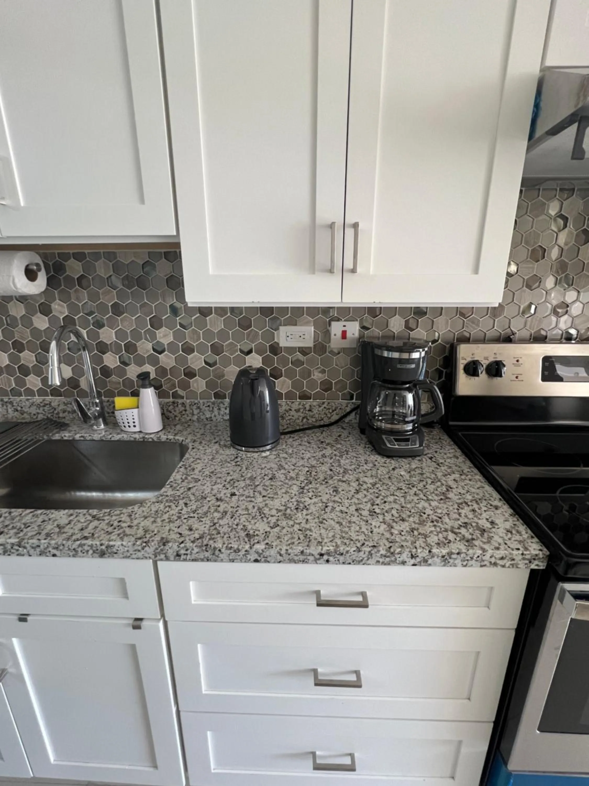 Kitchen or kitchenette in Large Luxurious Beach Front at Bayfront Villa