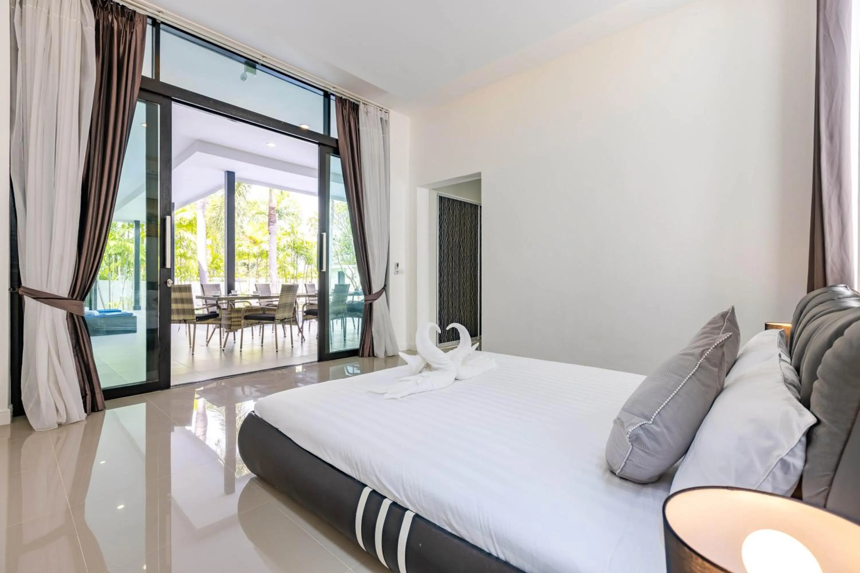 Bed in 3 Bedroom Pool Villa BL2