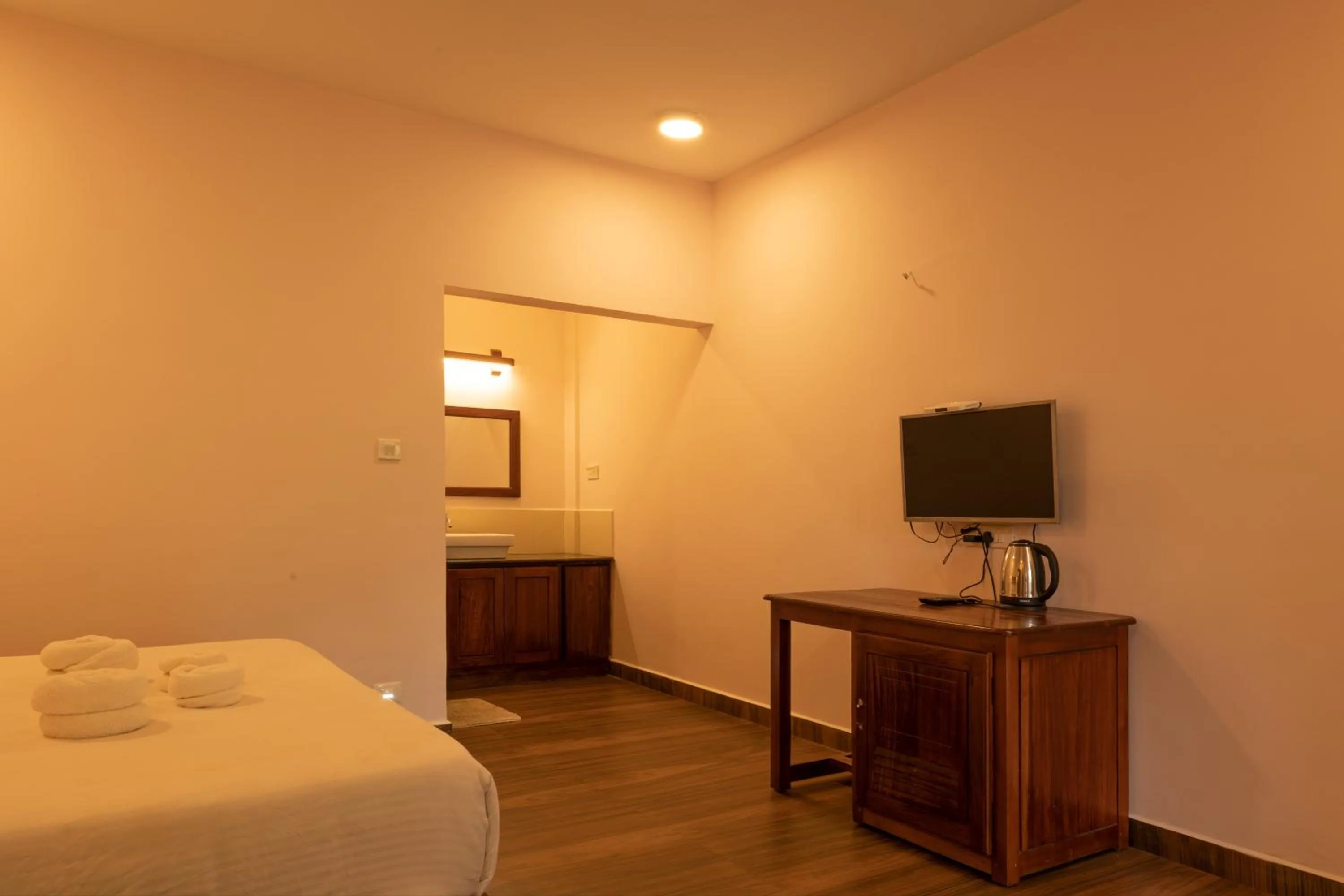 Bed in Avadale Thekkady - Stag Groups Not Allowed