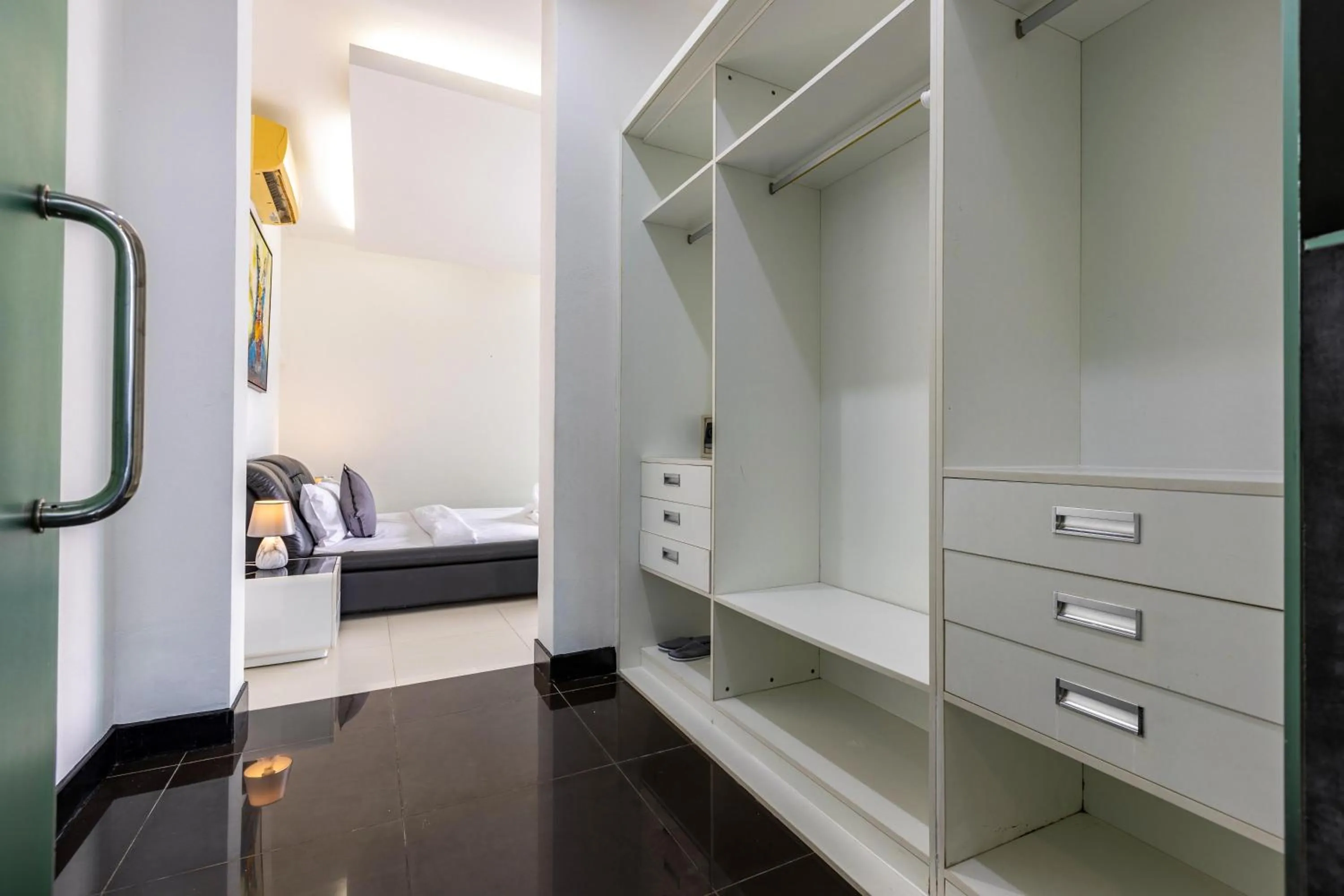 Bed in 4 Bedroom Modern Pool Villa BL10