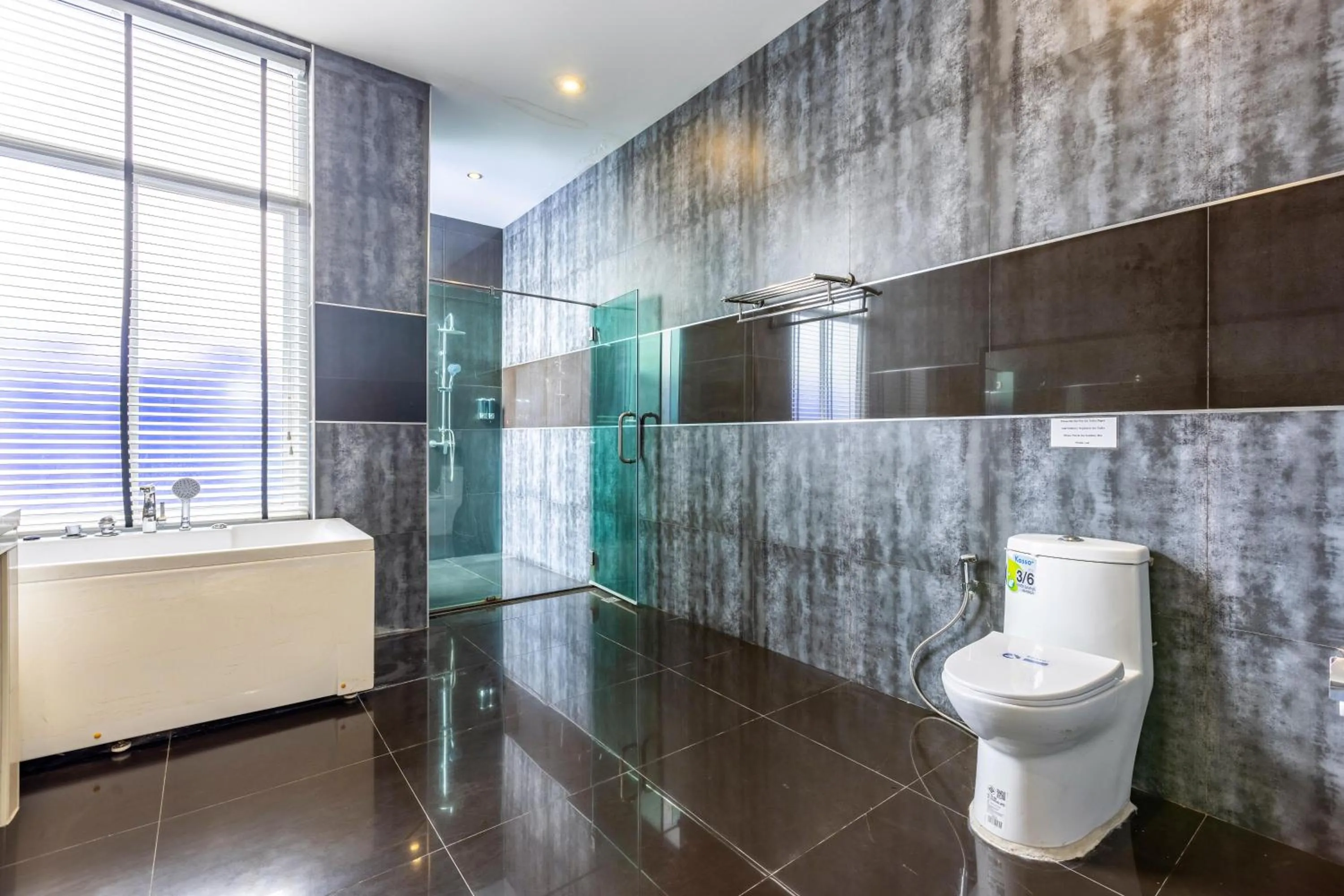 4 Bedroom Modern Pool Villa BL10