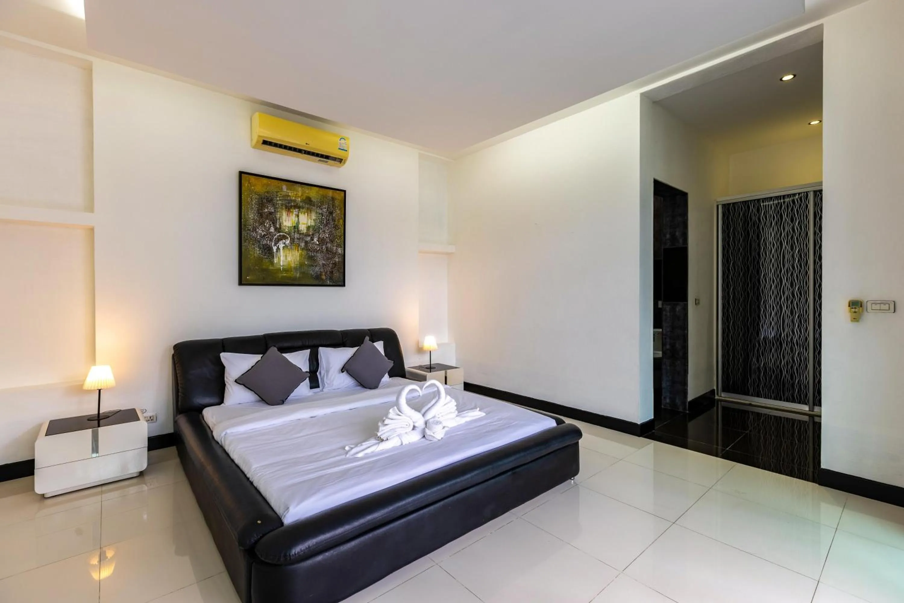 Bed in 4 Bedroom Modern Pool Villa BL10