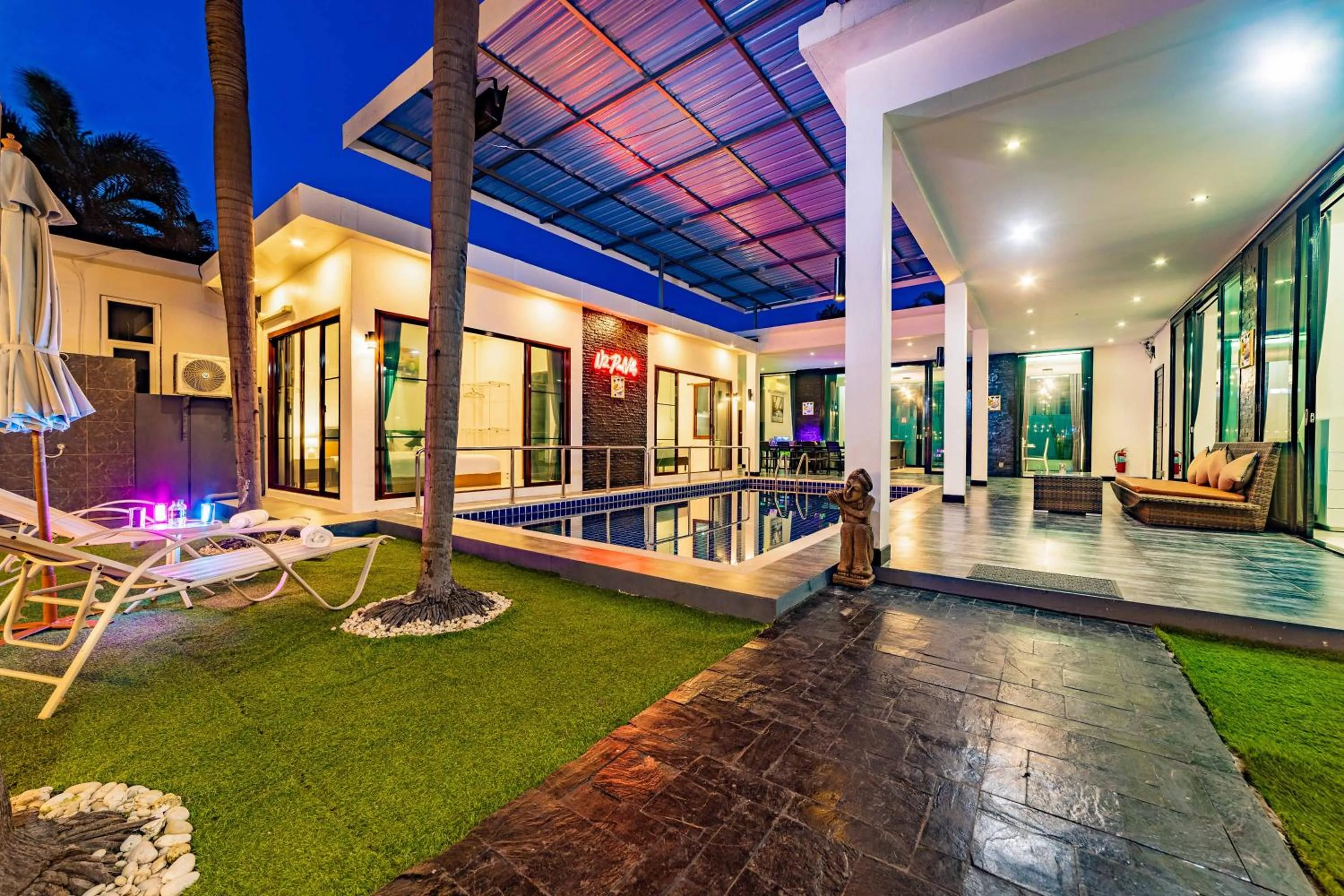 4 Bedroom Modern Pool Villa BL10