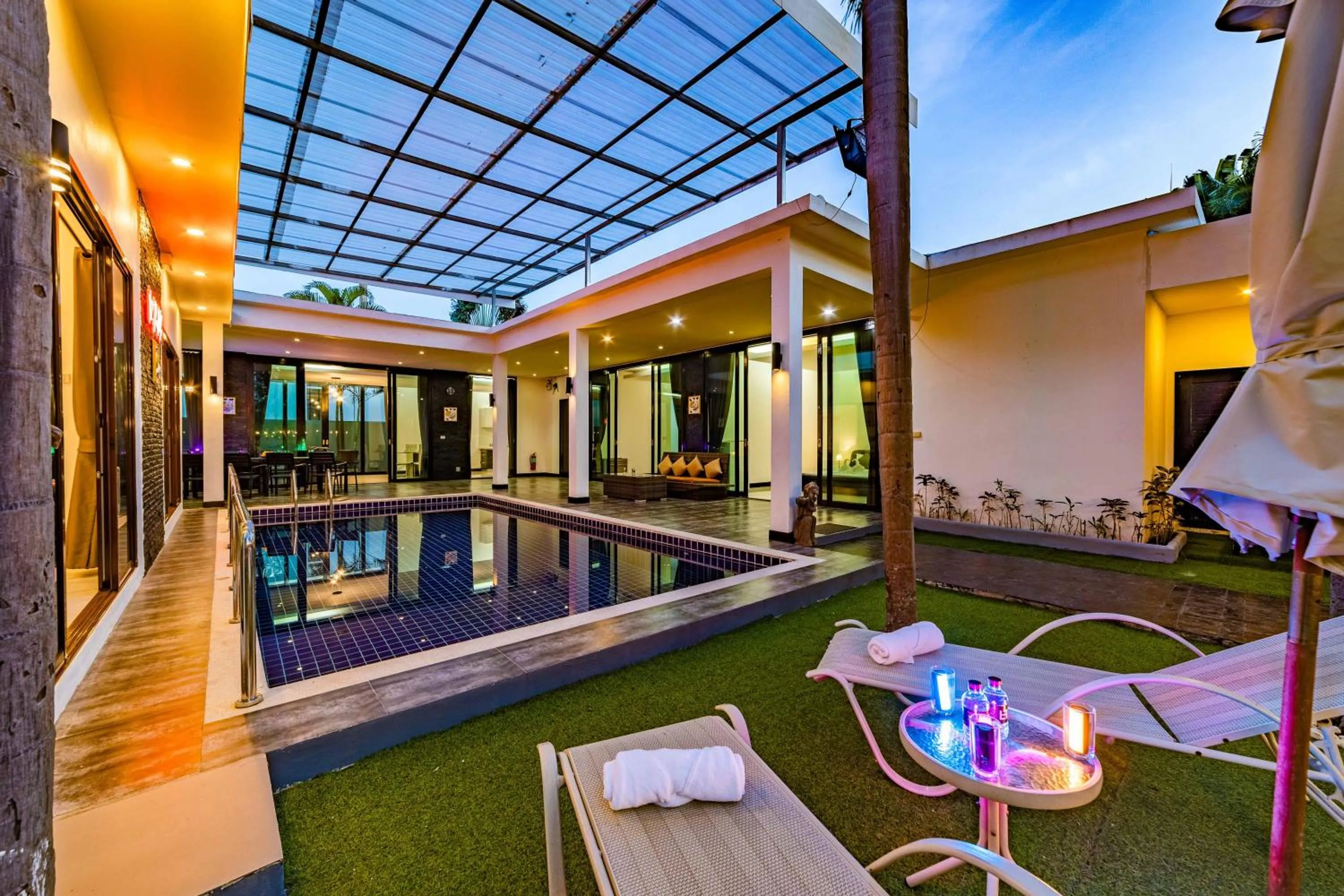 4 Bedroom Modern Pool Villa BL10