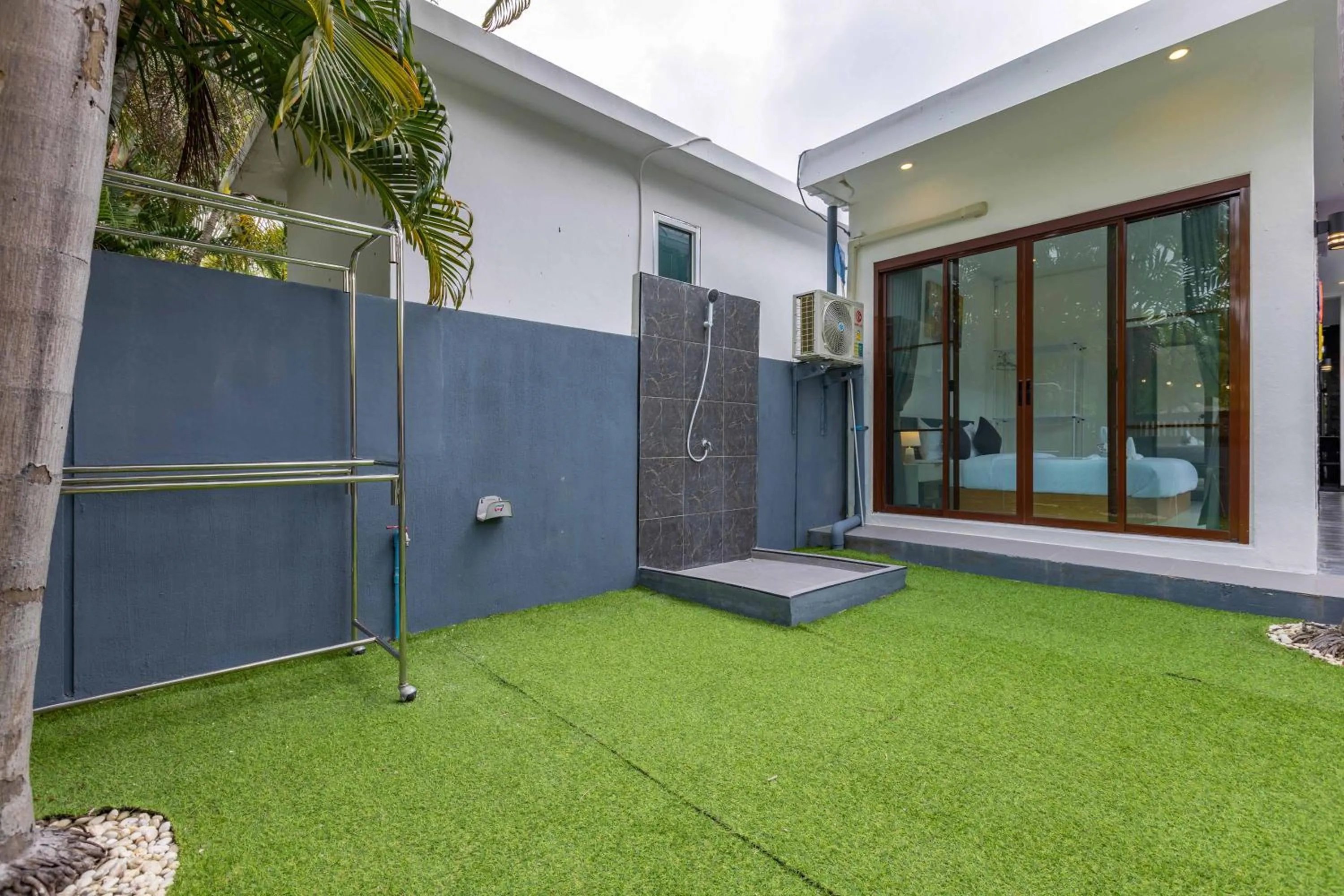 4 Bedroom Modern Pool Villa BL10