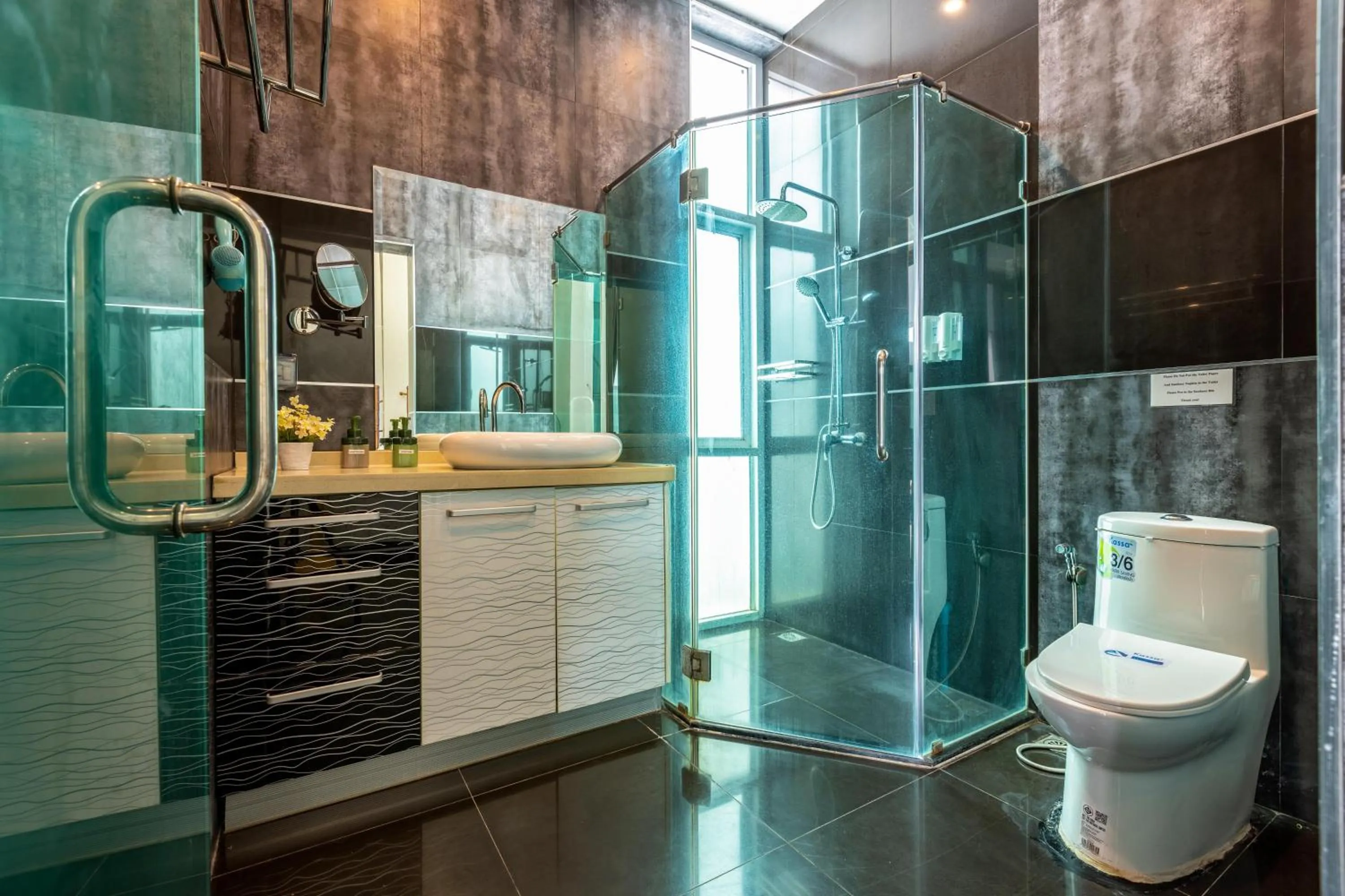 4 Bedroom Modern Pool Villa BL10