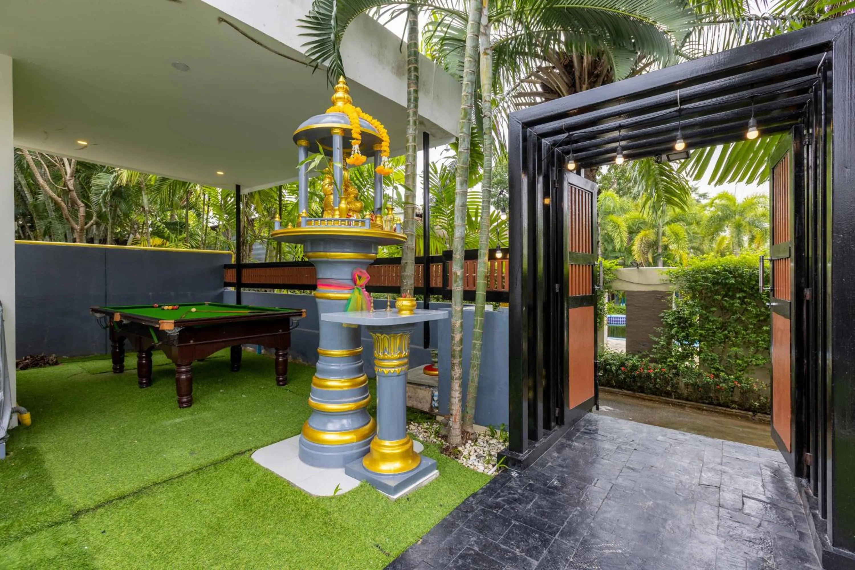 4 Bedroom Modern Pool Villa BL10