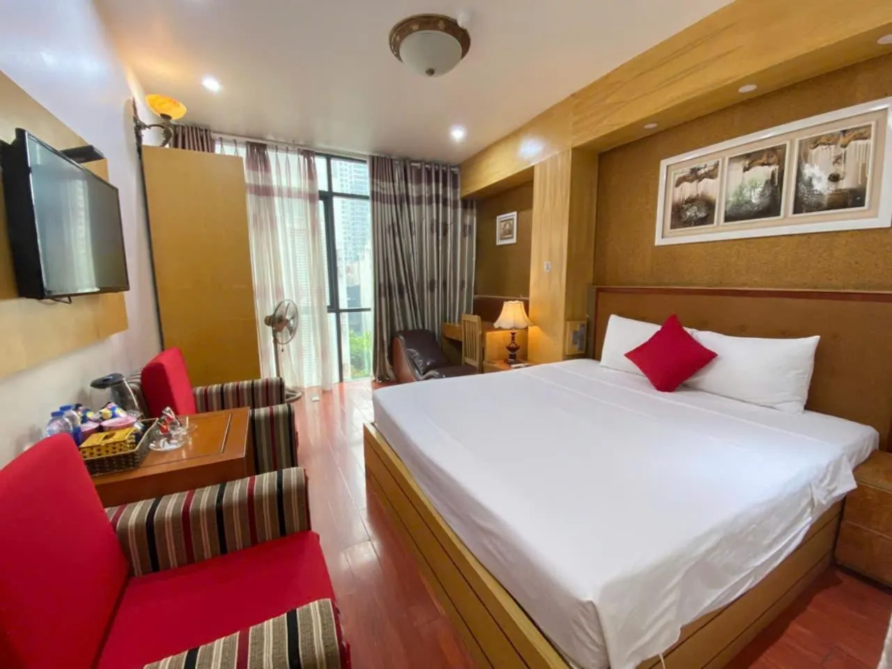 Photo of the whole room, Bed in Moon Hotel Cau Giay