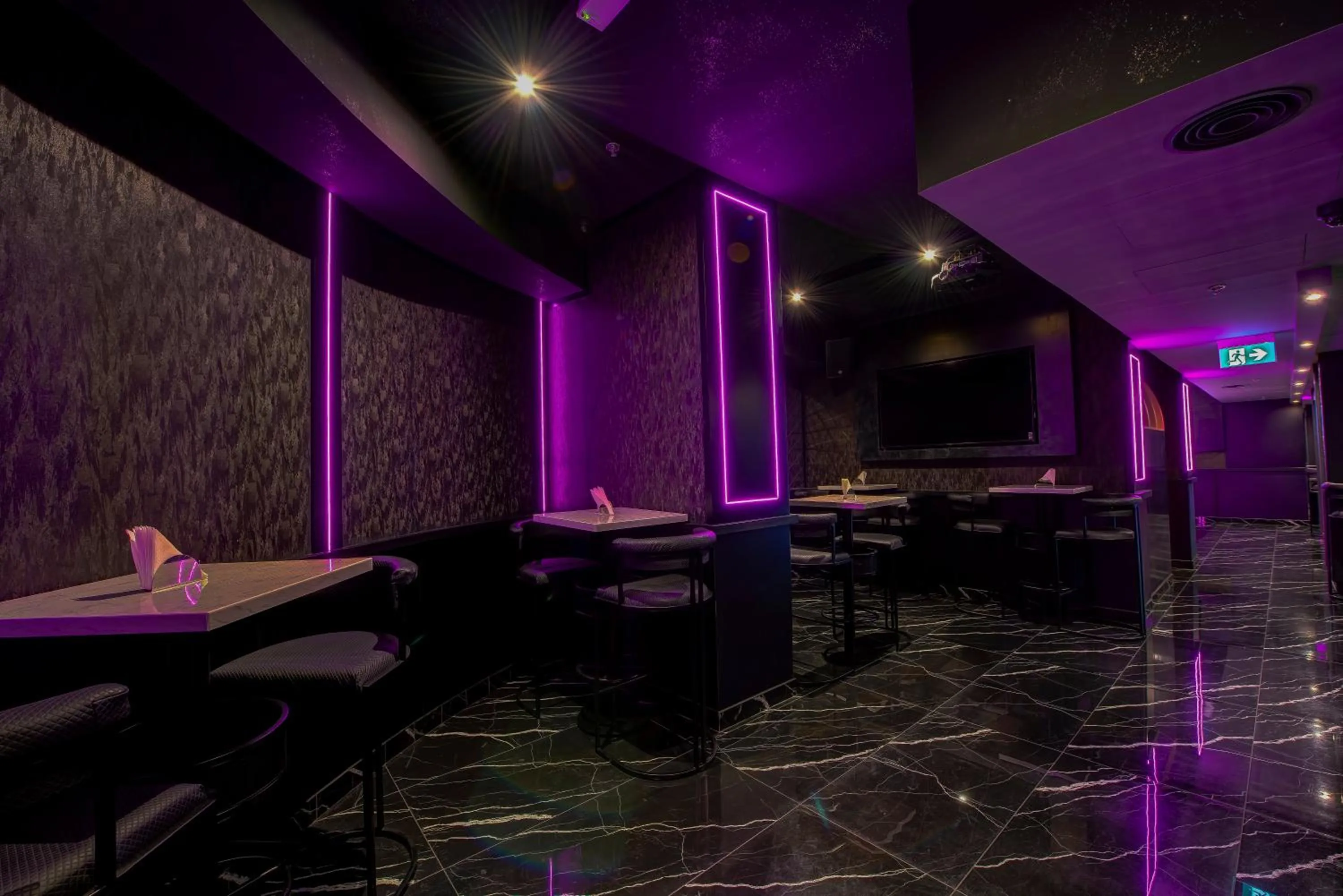 Nightclub / DJ in Wescott Hotel