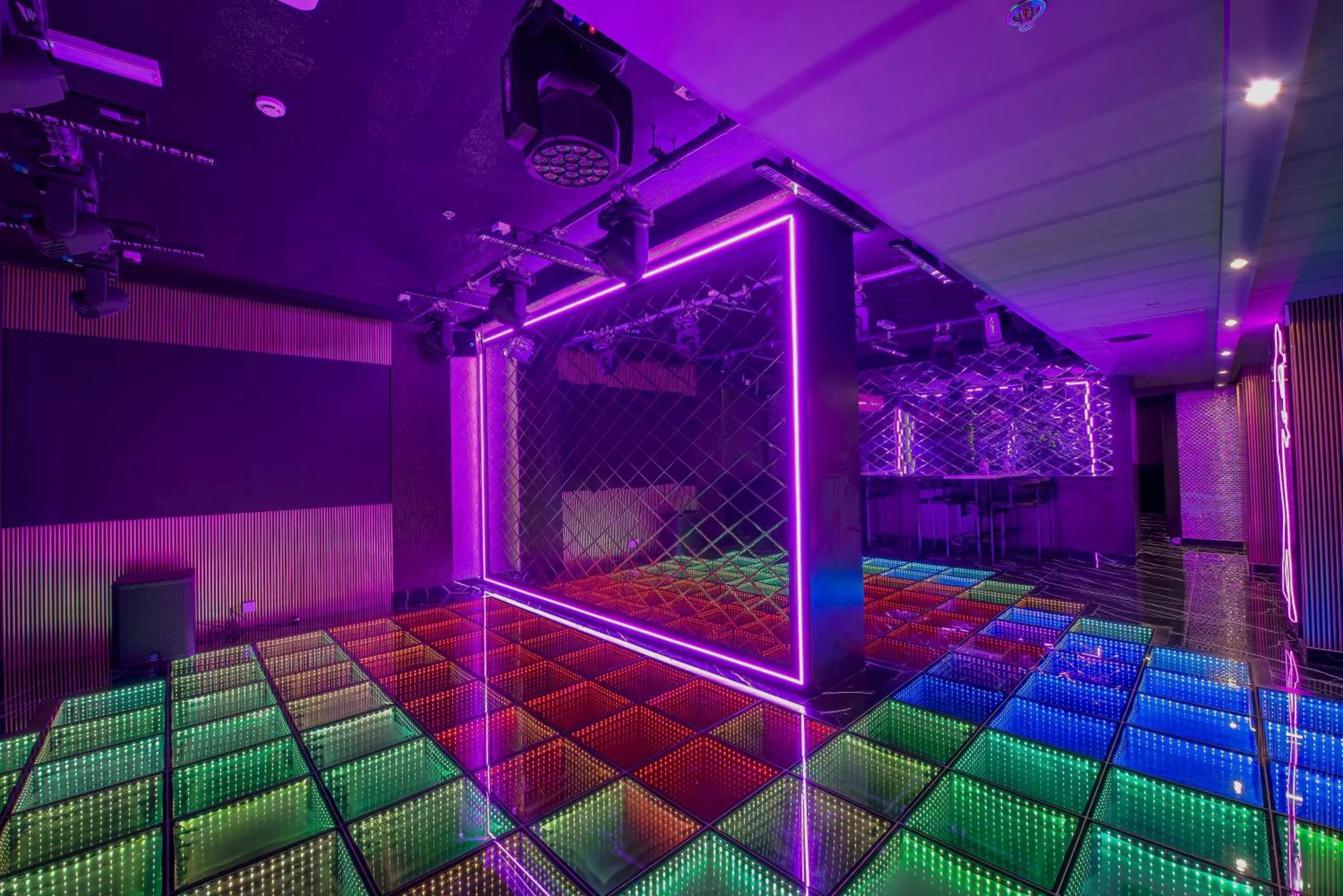 Nightclub / DJ in Wescott Hotel