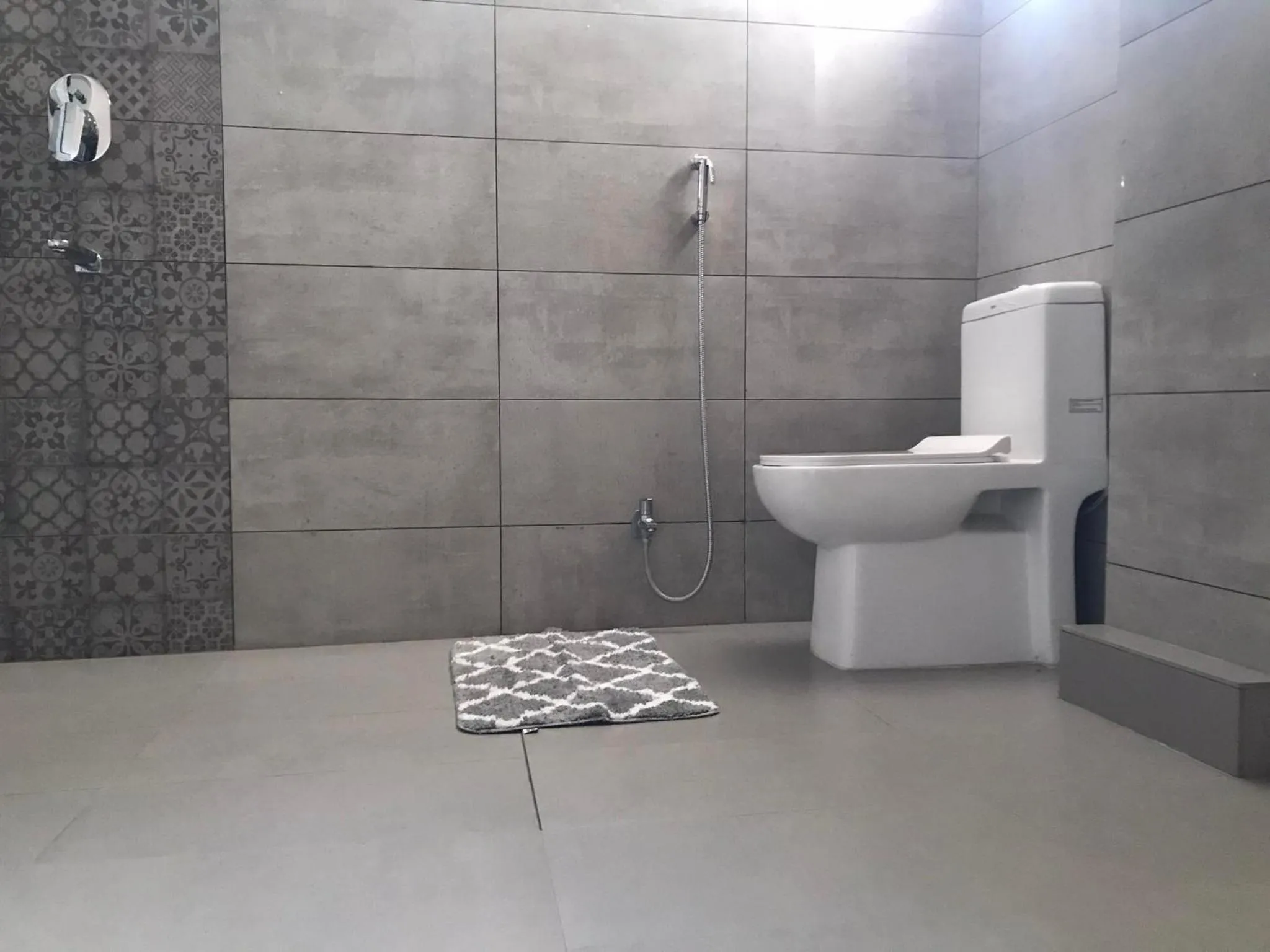 Shower in Mariya Condo hotel