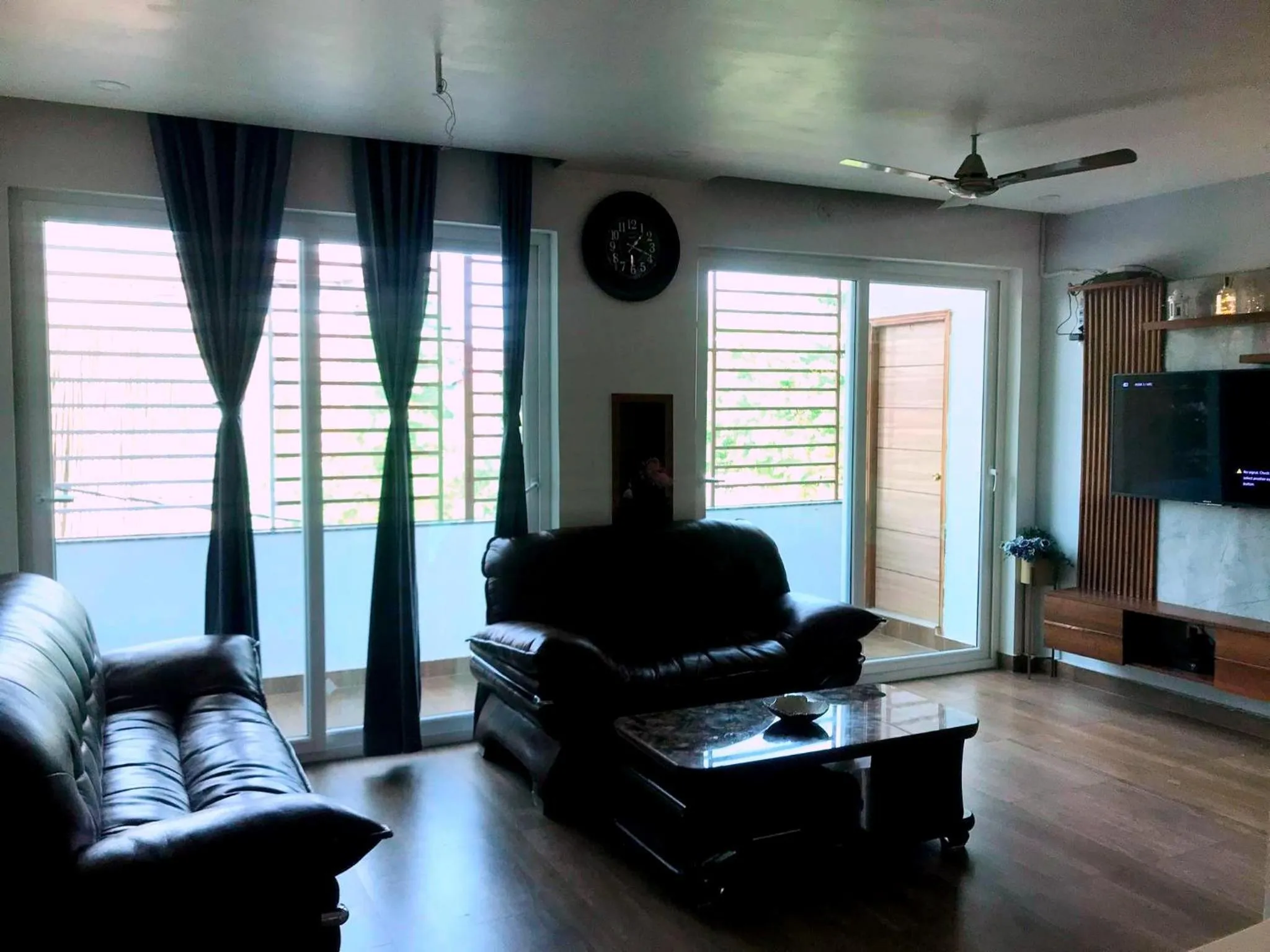 Living room in Mariya Condo hotel