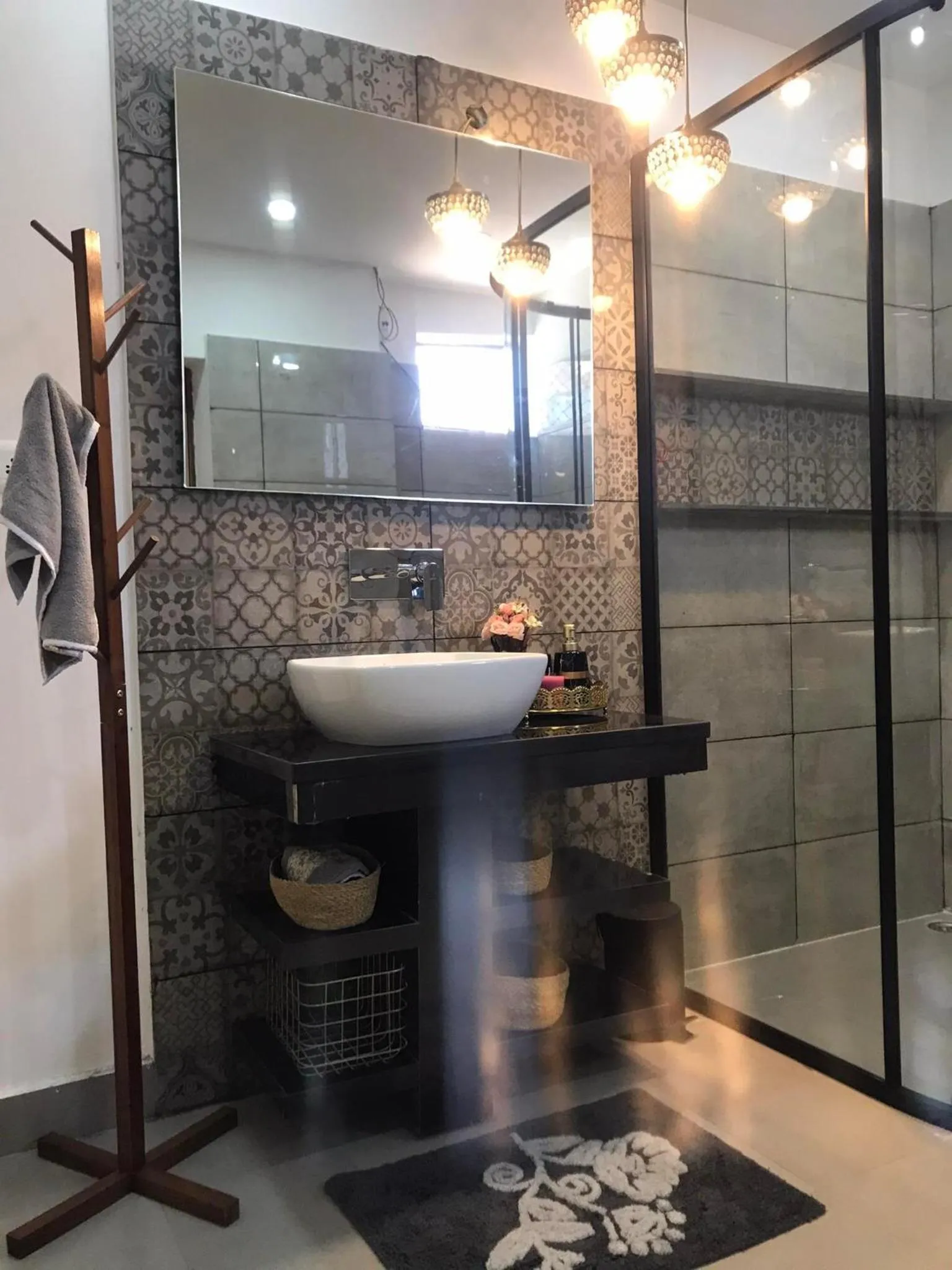 Shower in Mariya Condo hotel