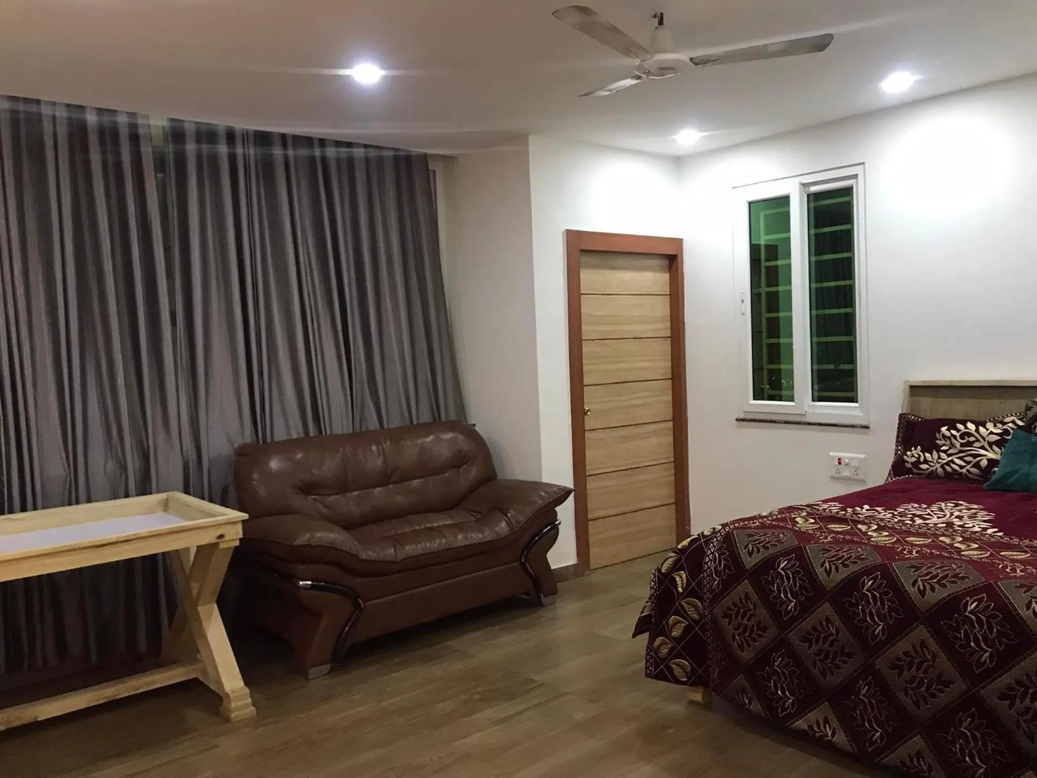 Photo of the whole room, Bed in Mariya Condo hotel