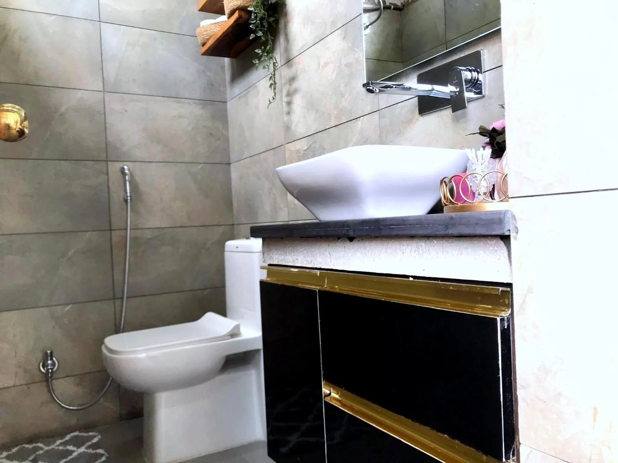 Toilet in Mariya Condo hotel