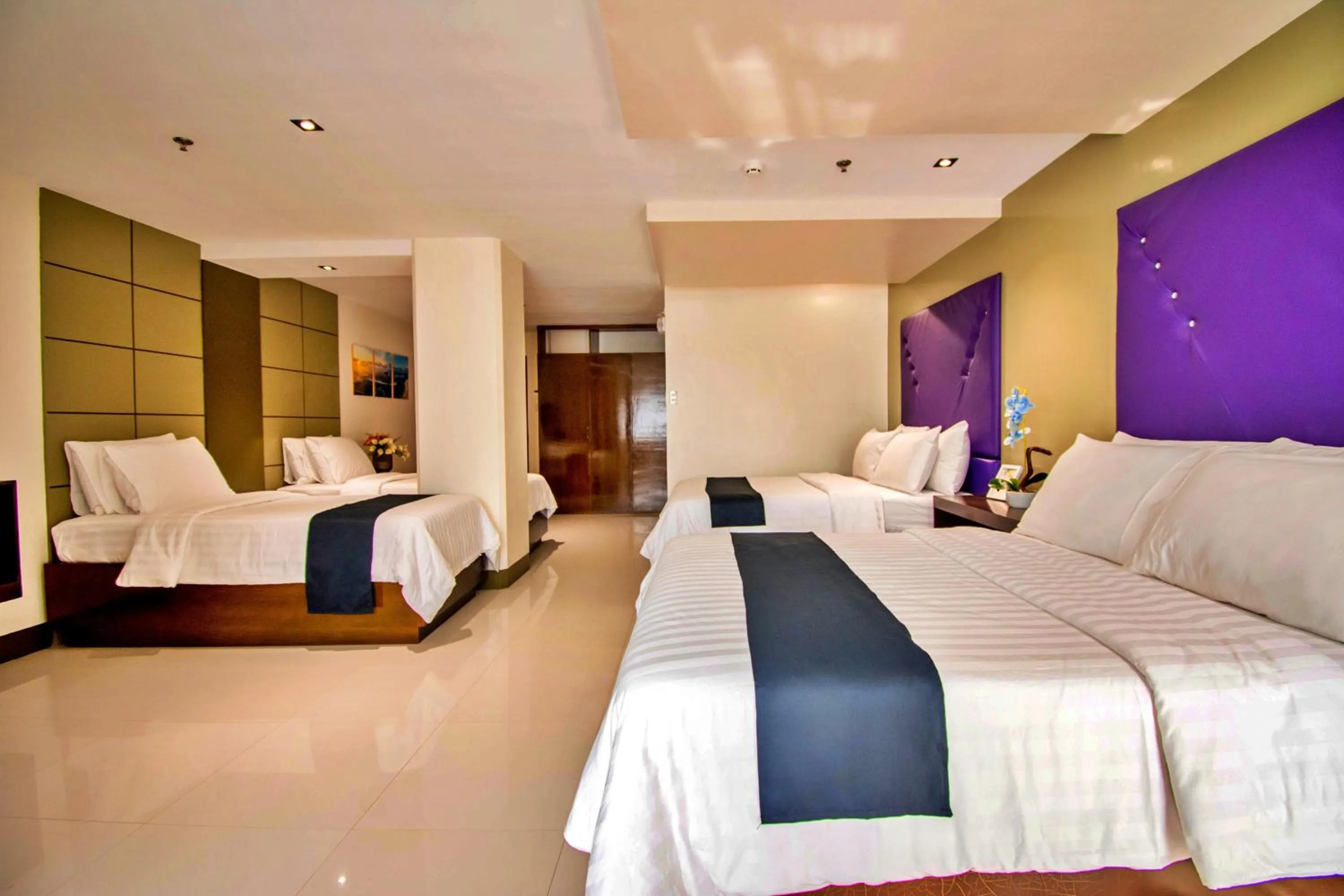 Restaurant/places to eat, Bed in ECL Resort Hotel Boracay