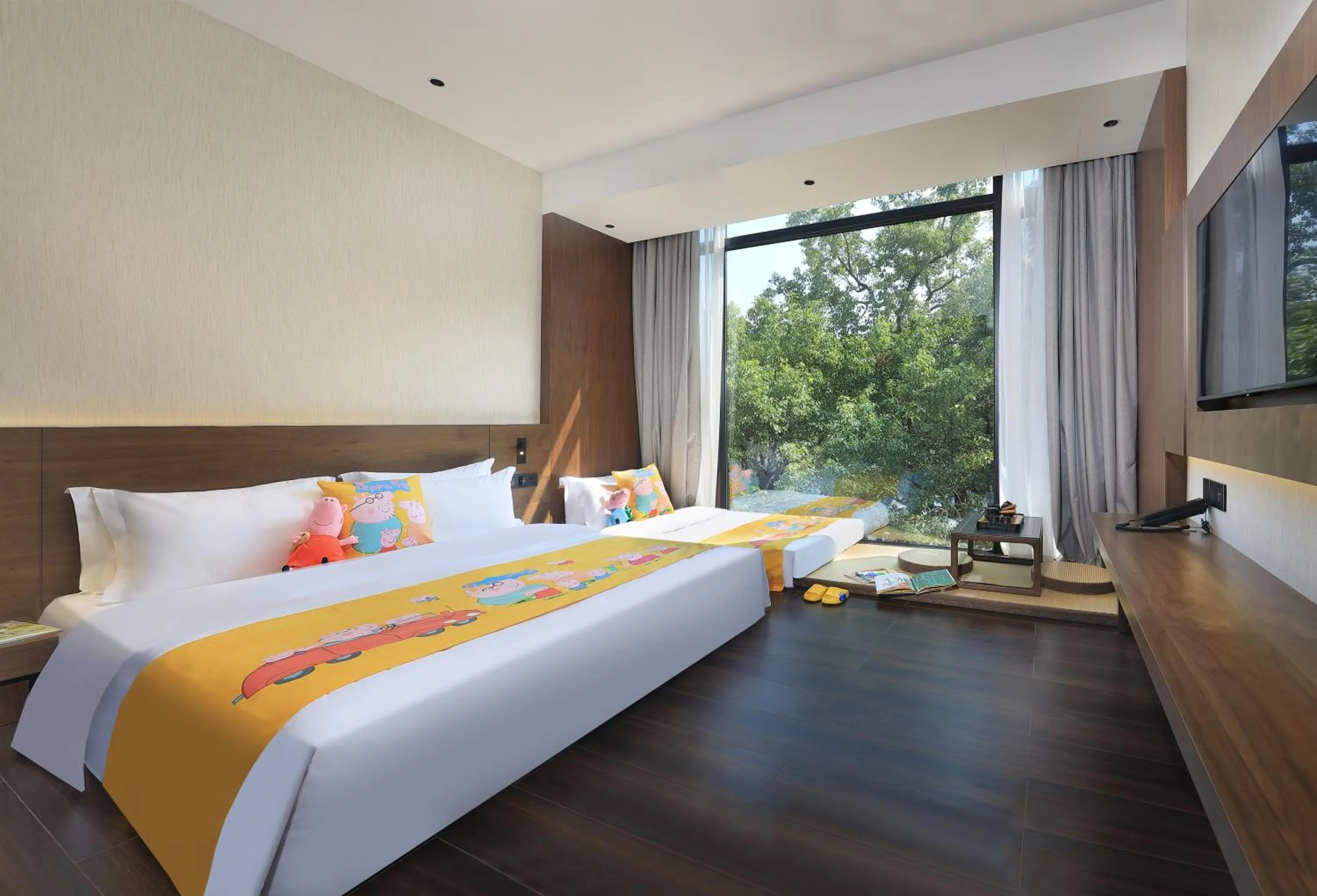 Bed in Riverside Wing Hotel Guilin