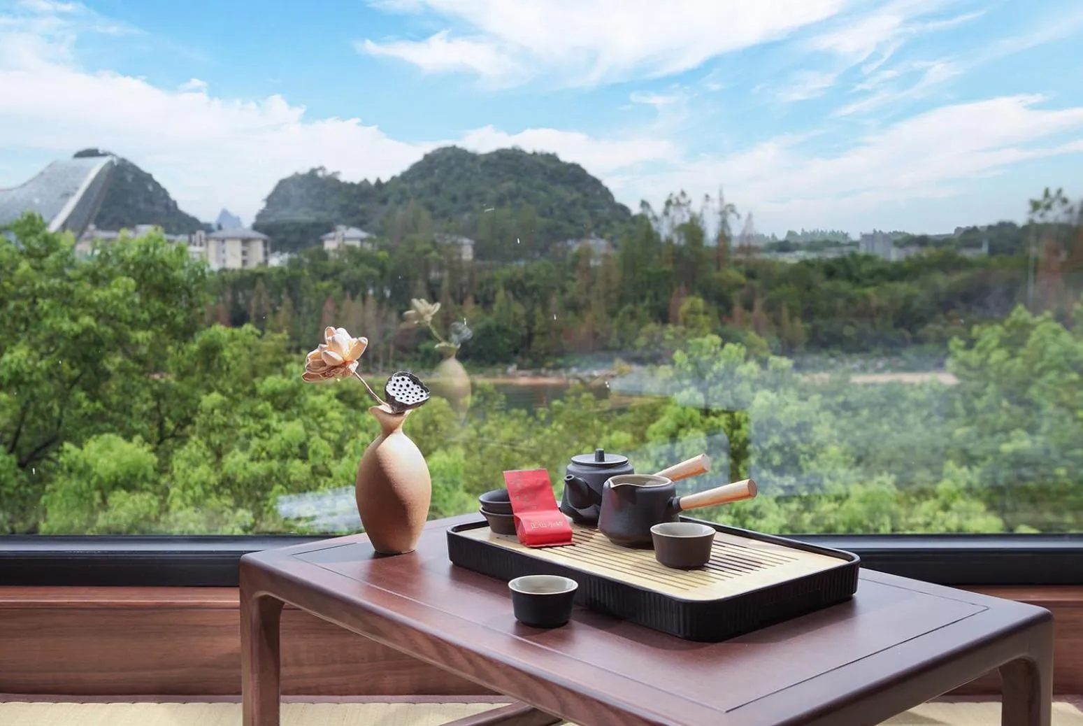 Seating area in Riverside Wing Hotel Guilin