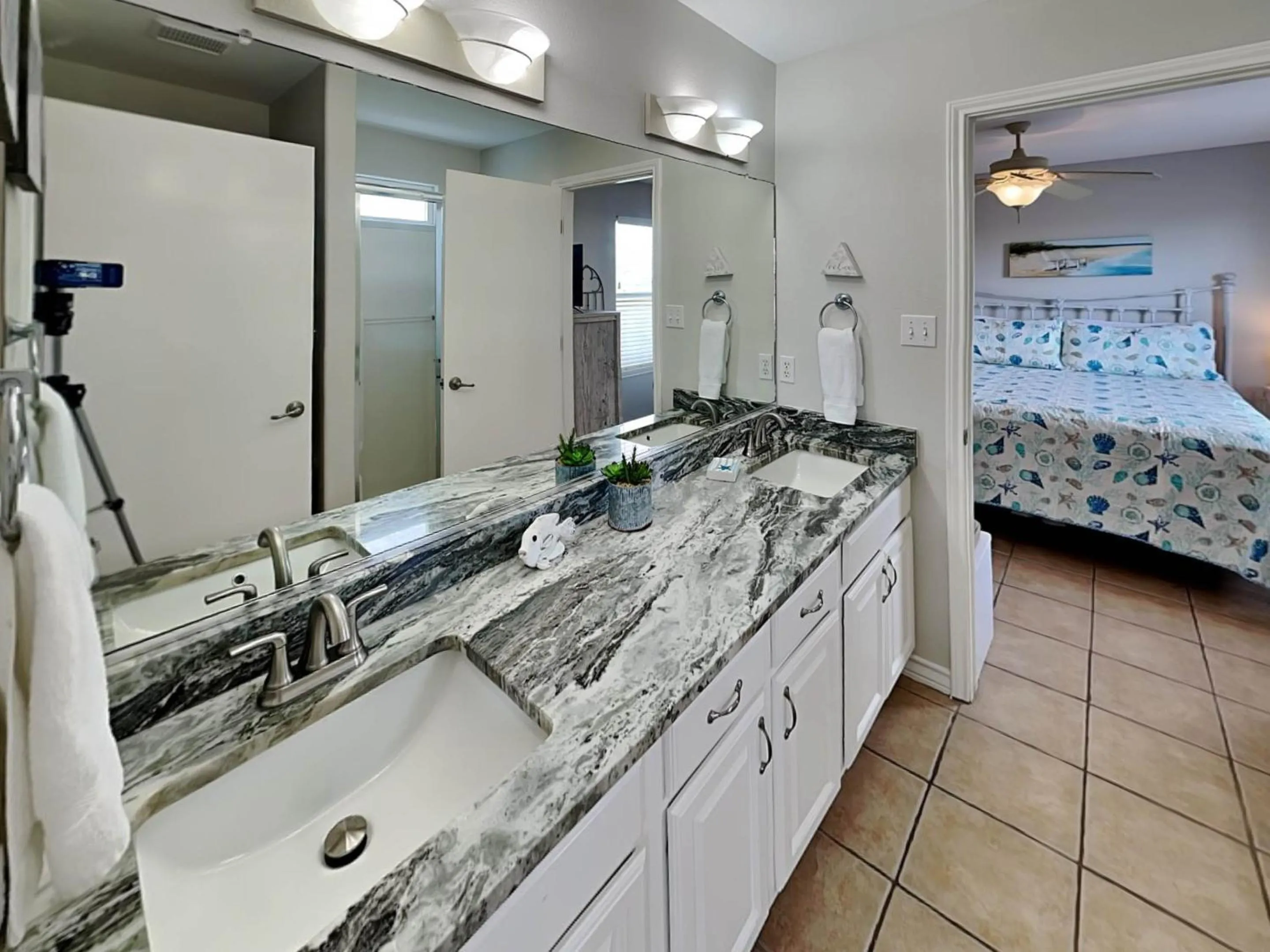 Property building, Bed in Blew By You