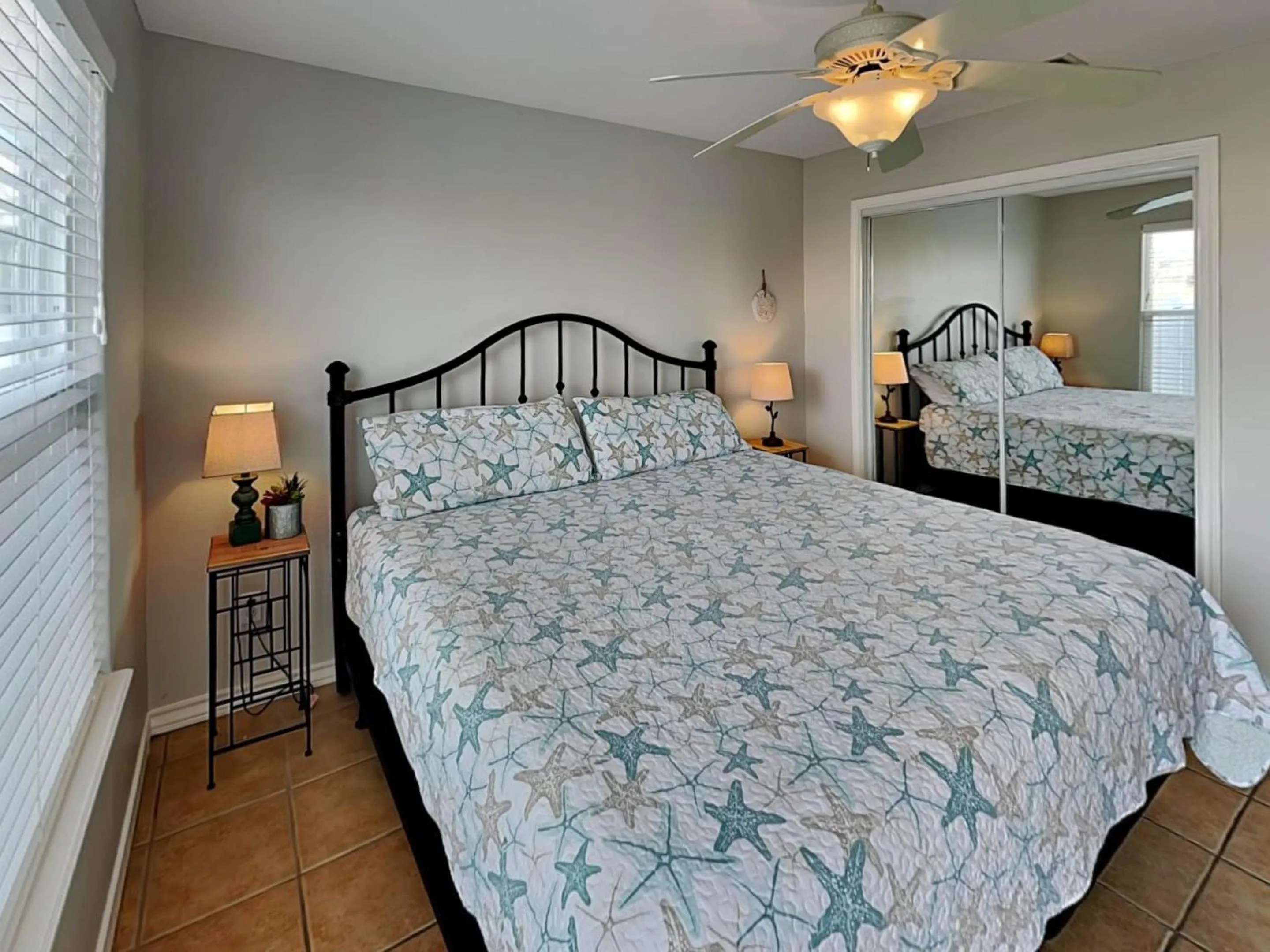 Property building, Bed in Blew By You