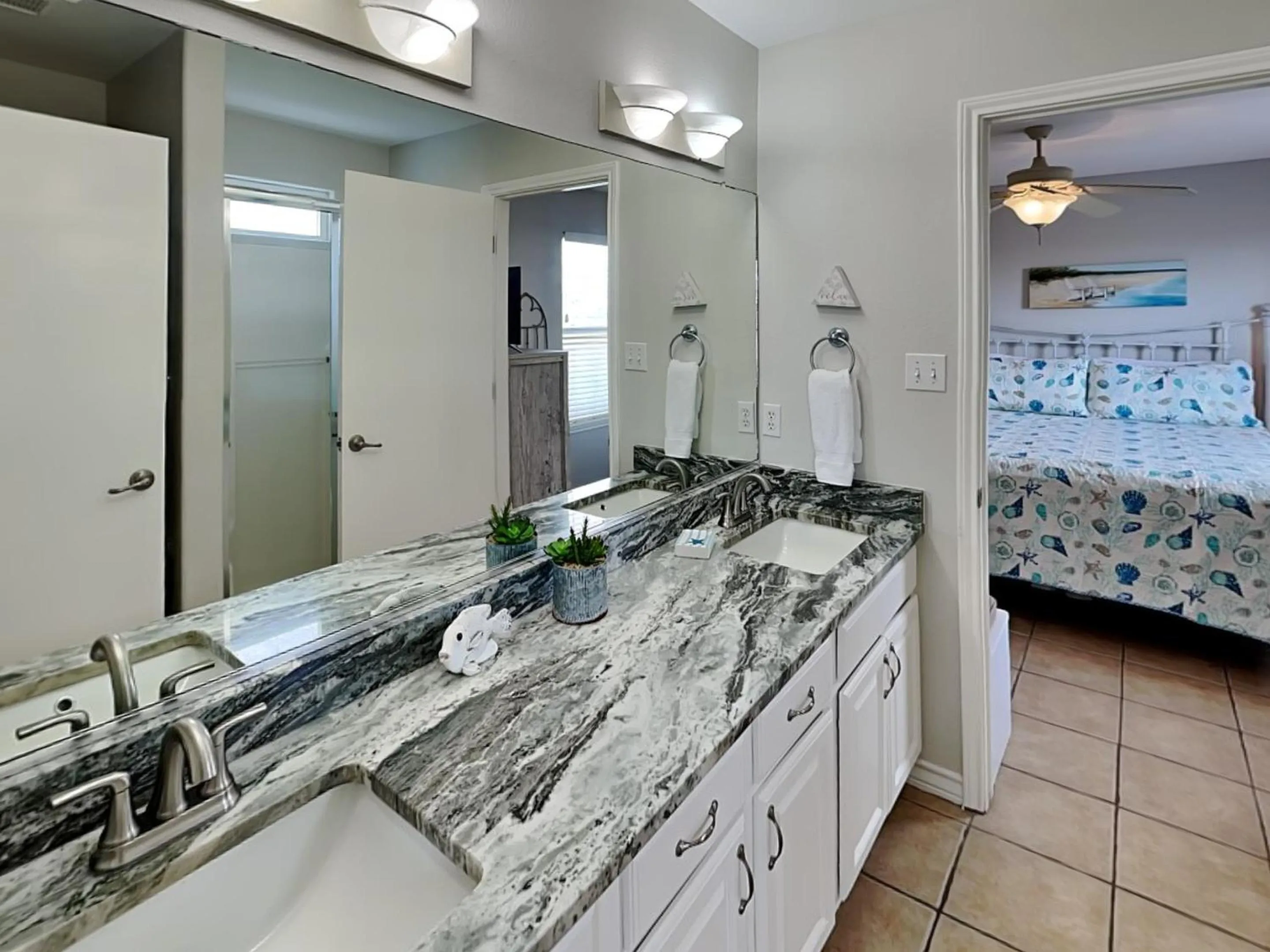 Bathroom in Blew By You