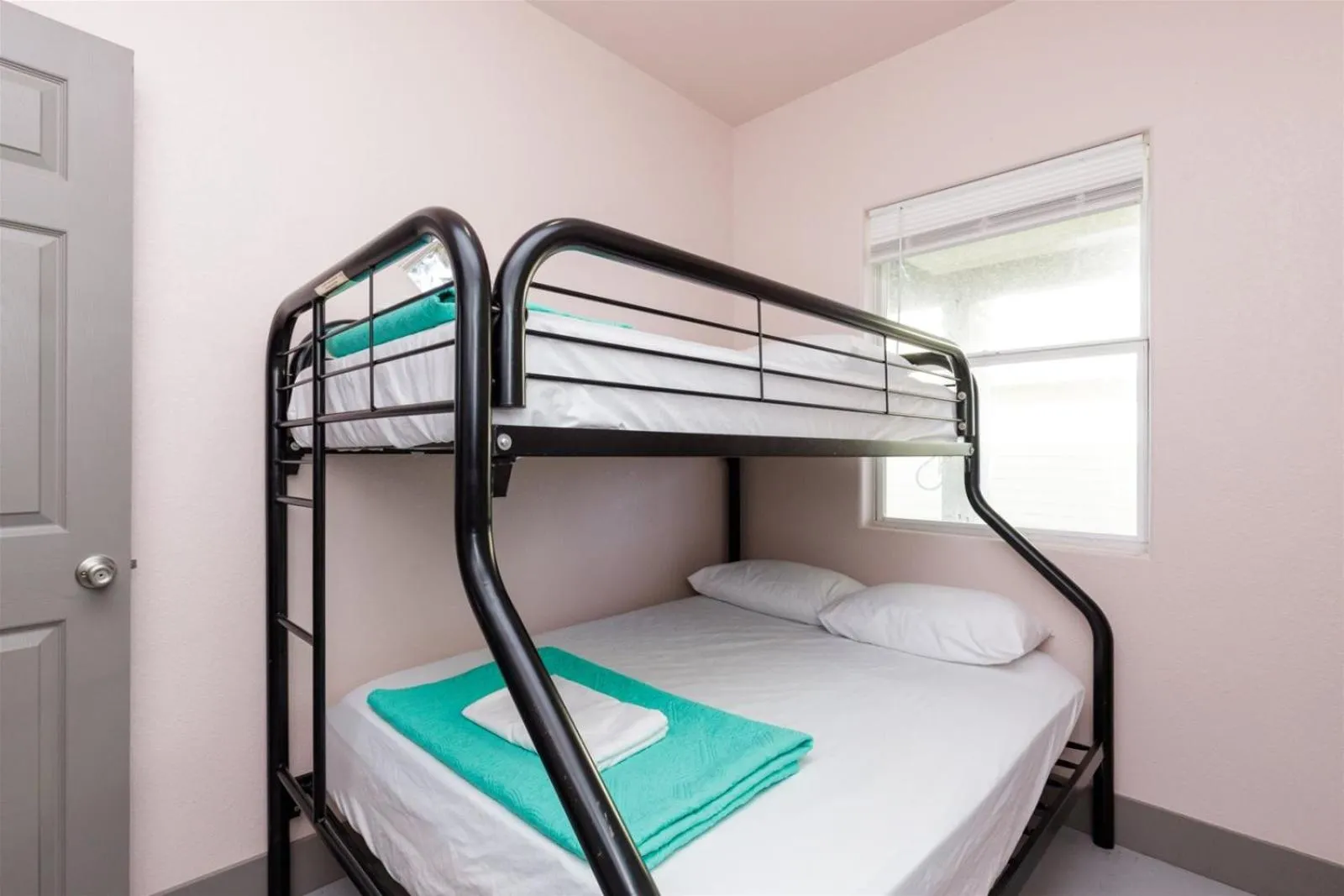 Property building, Bed in Casa - Copano