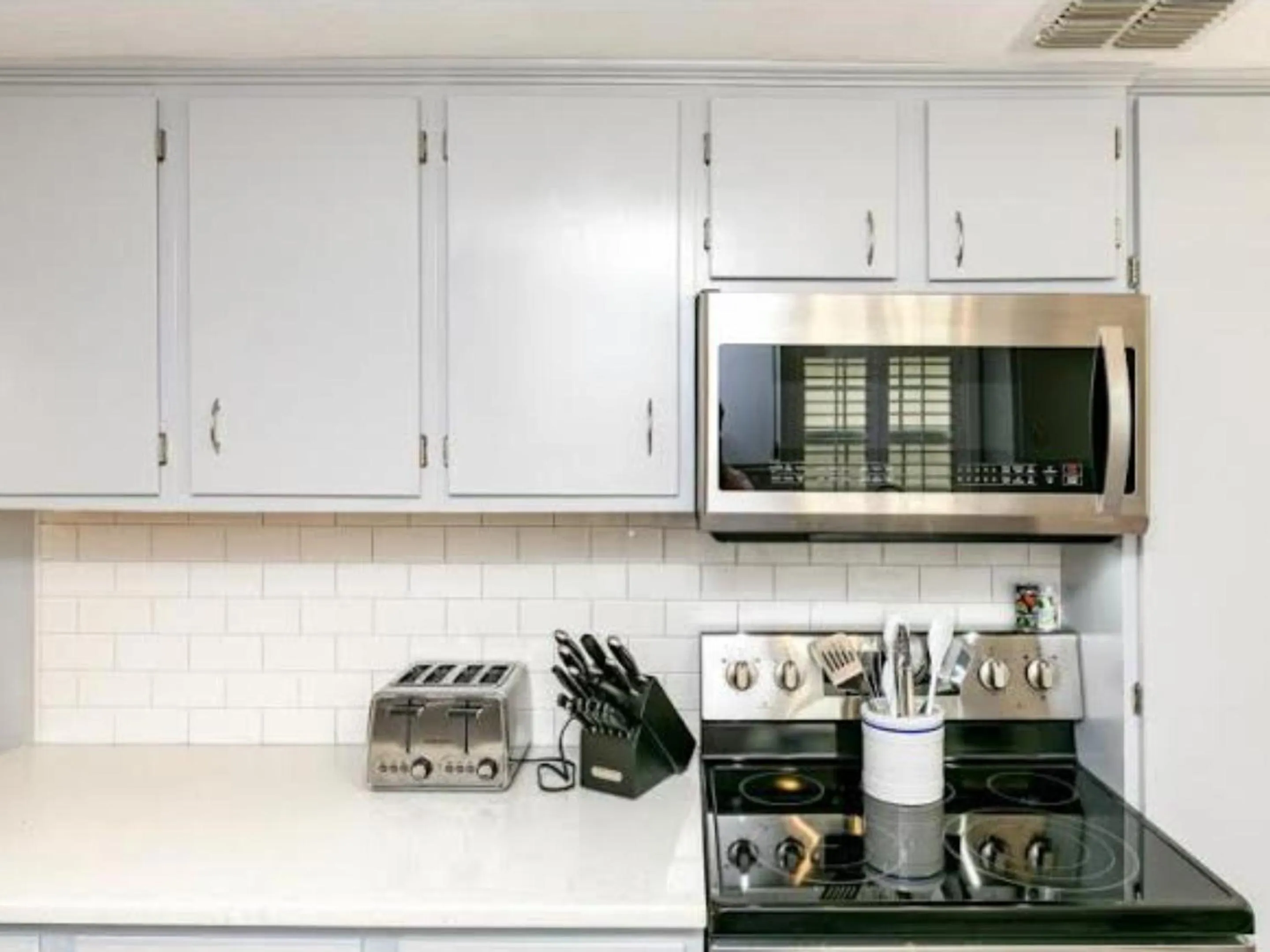 Property building in Cape Cod Cottage