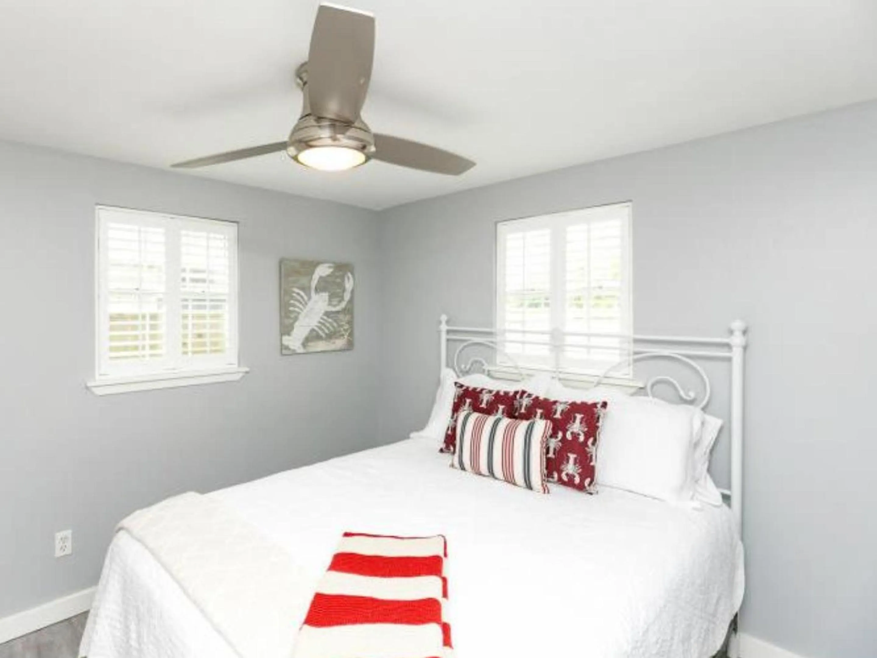 Property building, Bed in Cape Cod Cottage