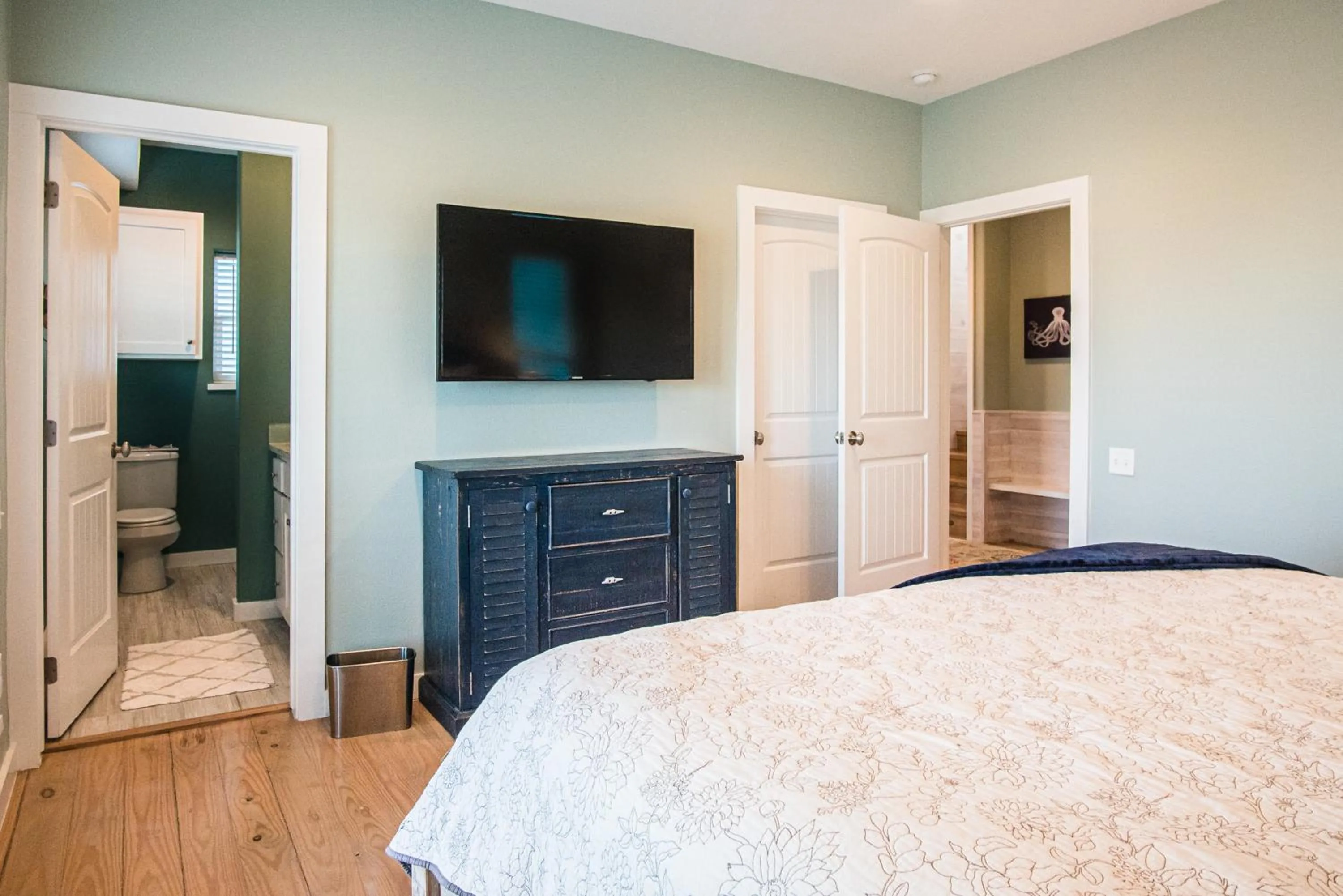 Property building, Bed in Thats What Sea Said