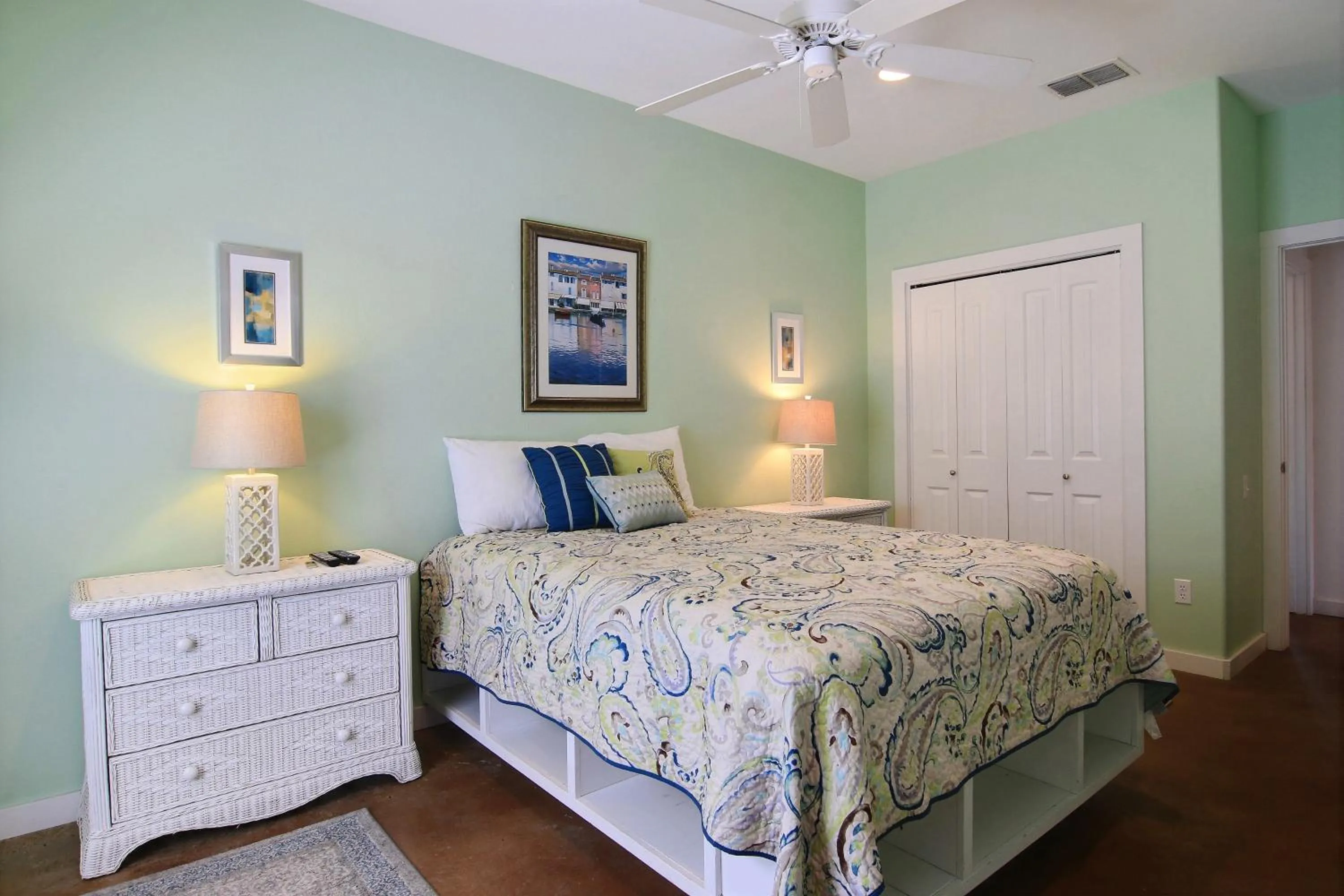 Property building, Bed in No Shoes No Shirt No Problem