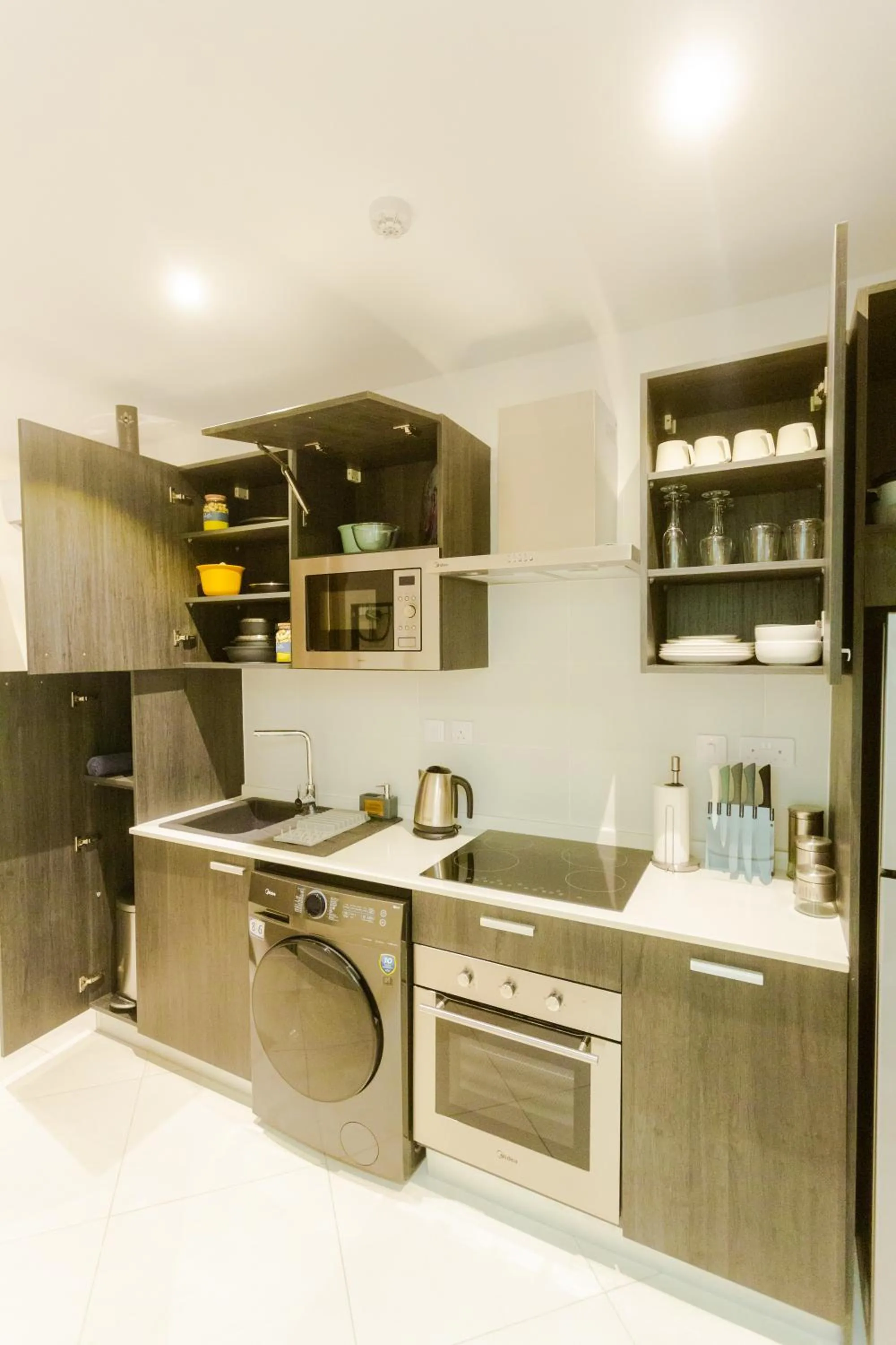 Kitchen or kitchenette in Accra Luxury Apartments @ The Lennox