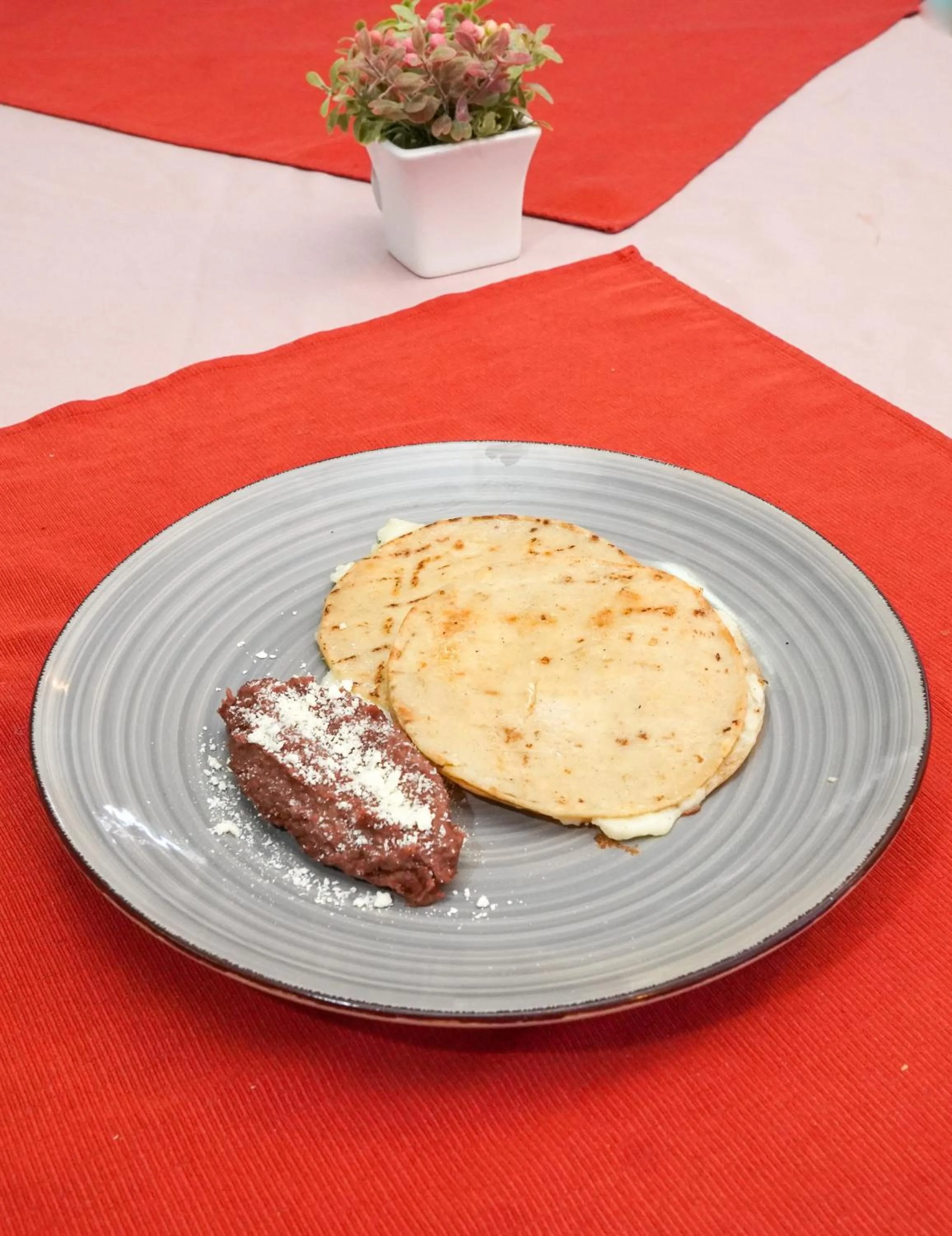 Restaurant/places to eat in Hotel Palace Ejecutivo