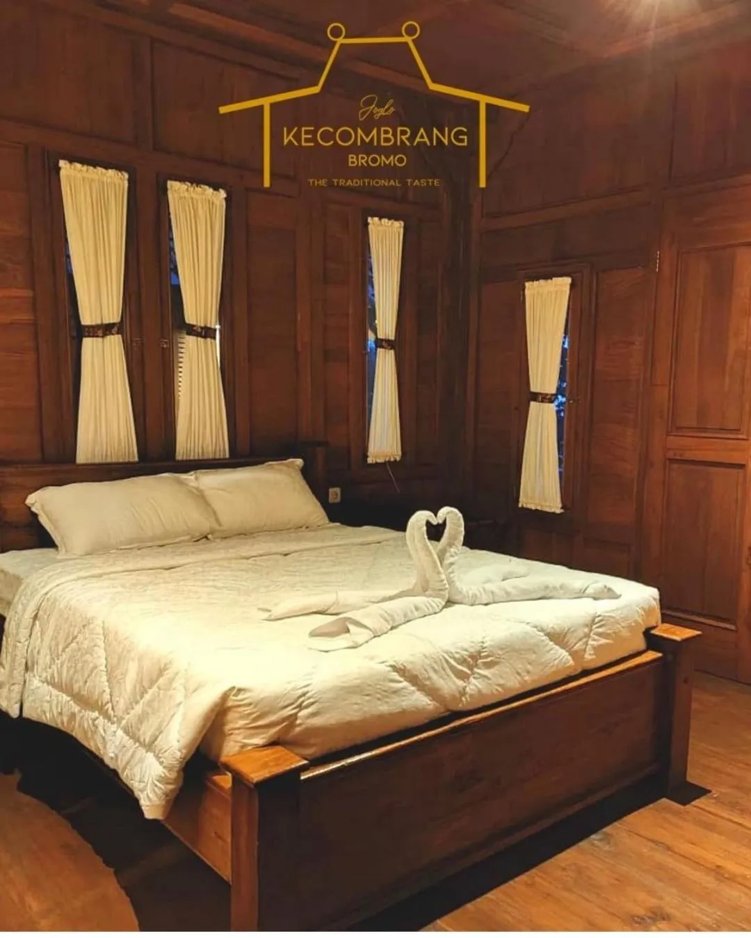 Bed in Joglo Kecombrang Bromo