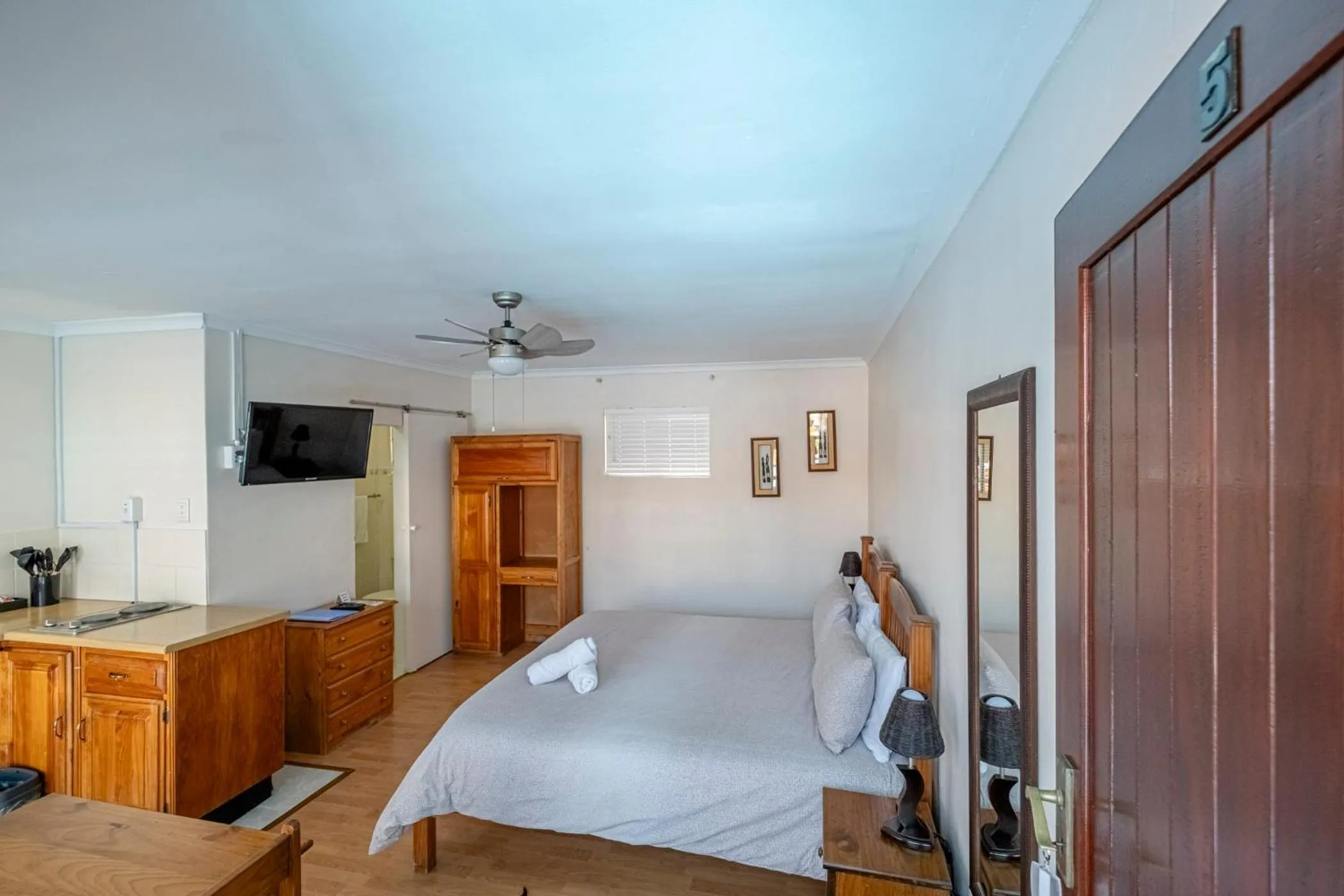 Bedroom, Bed in 5 Third Avenue Guesthouse